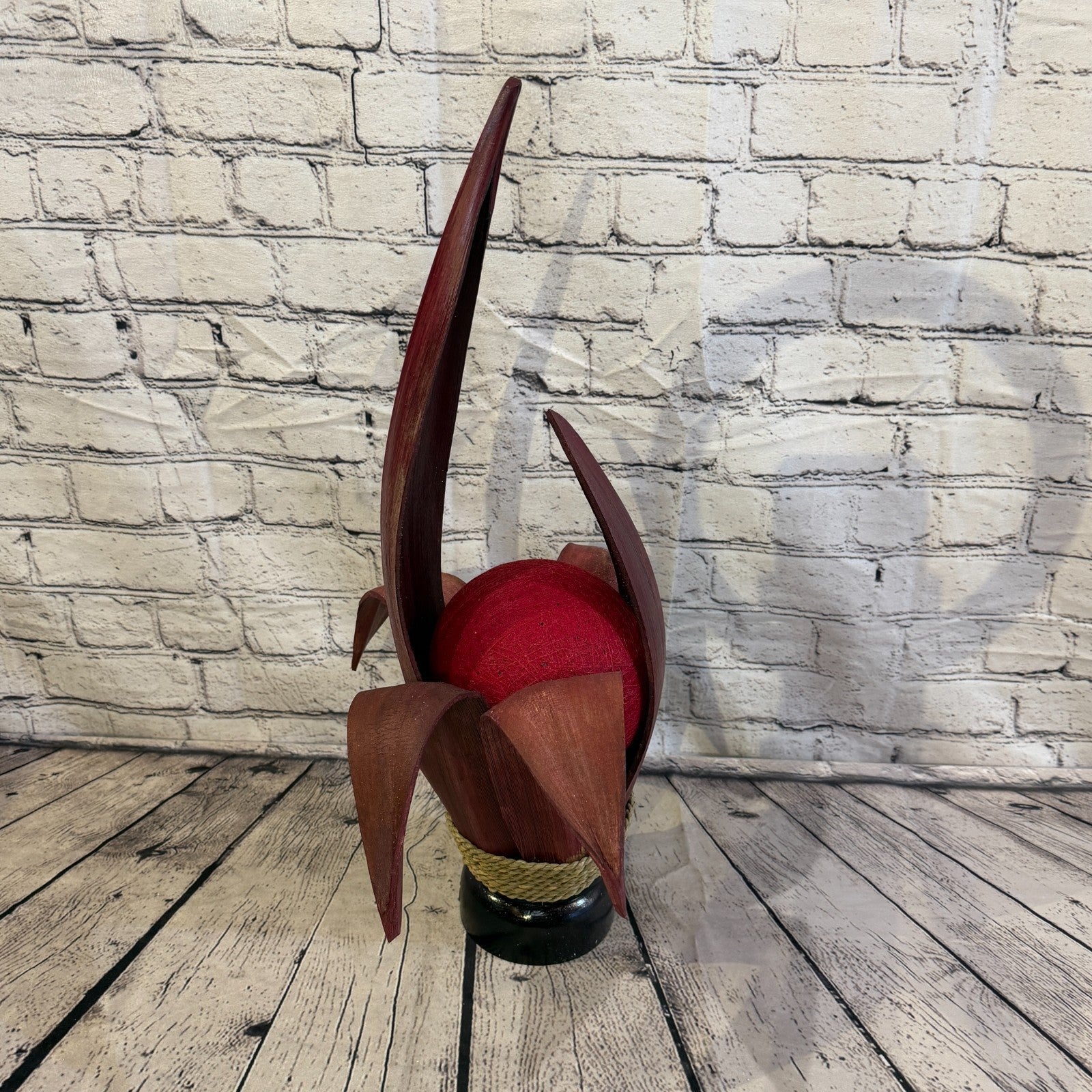 Red Light Red Natural 55cm Tall Leaf Lamp Twist LED UK Mains Plug Design 13