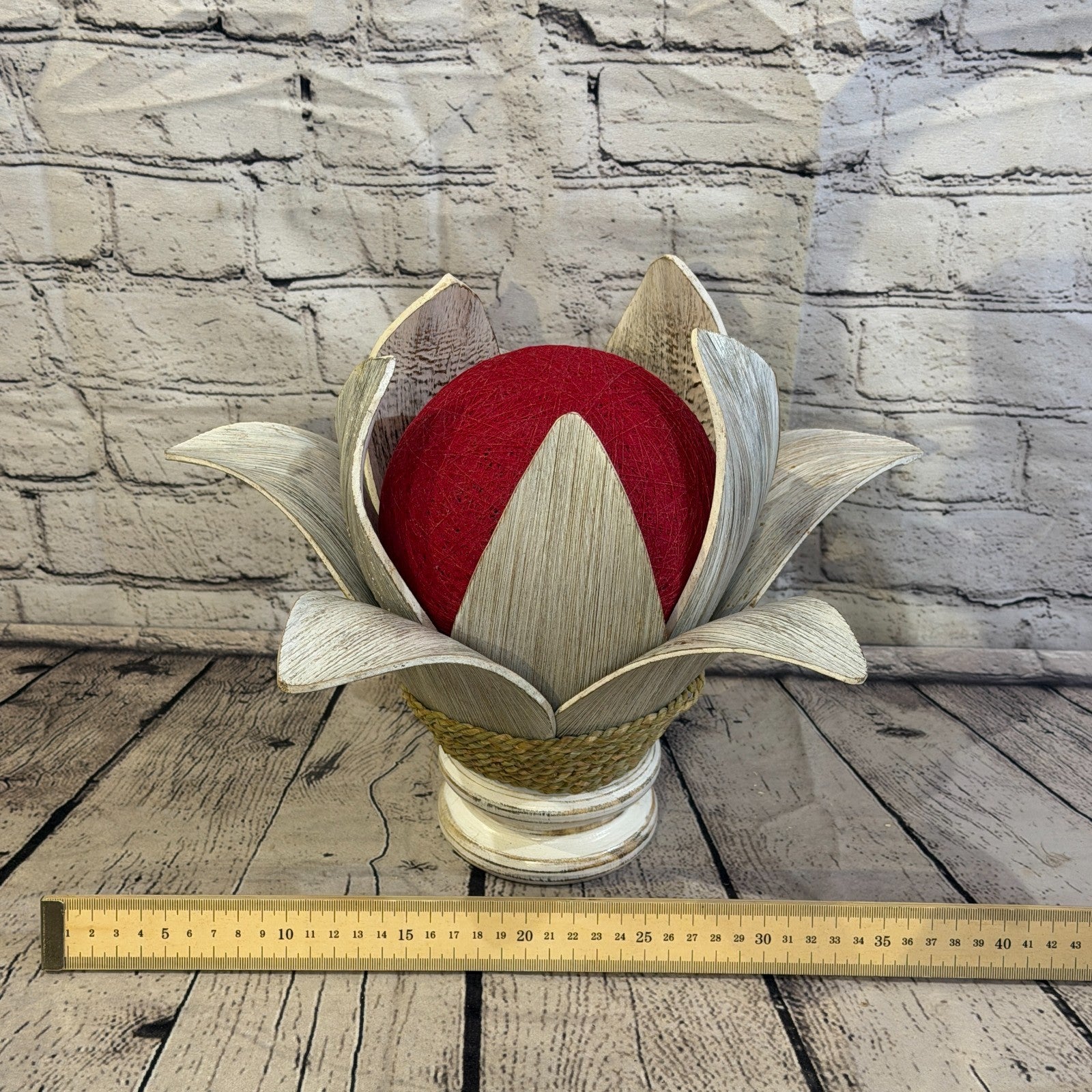 Red Light White Natural 25cm Tall Leaf Lamp Twist LED UK Mains Plug Design 95
