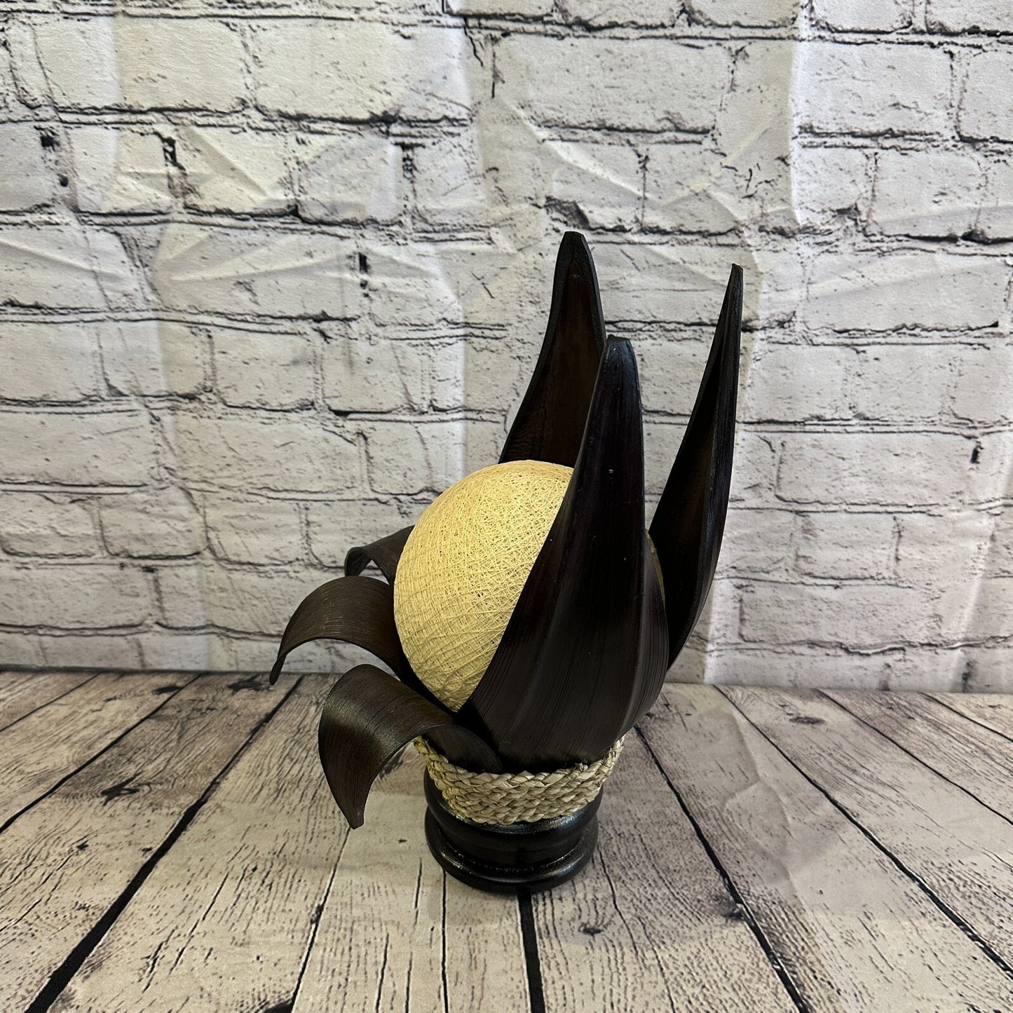 White Dark Brown Natural 35cm Tall Leaf Lamp Twist LED UK Mains Plug Design 32