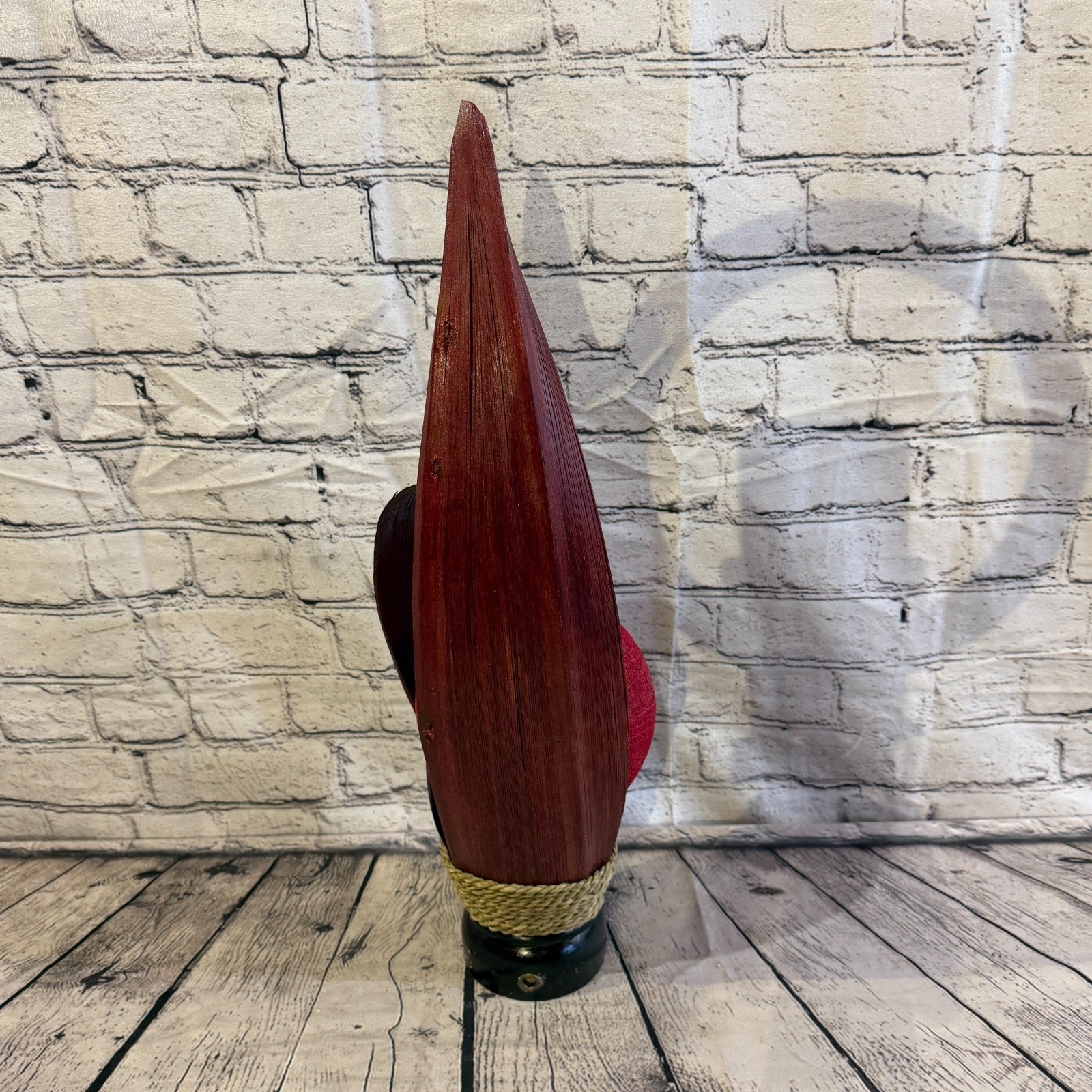 Red Light Red Natural 55cm Tall Leaf Lamp Twist LED UK Mains Plug Design 34