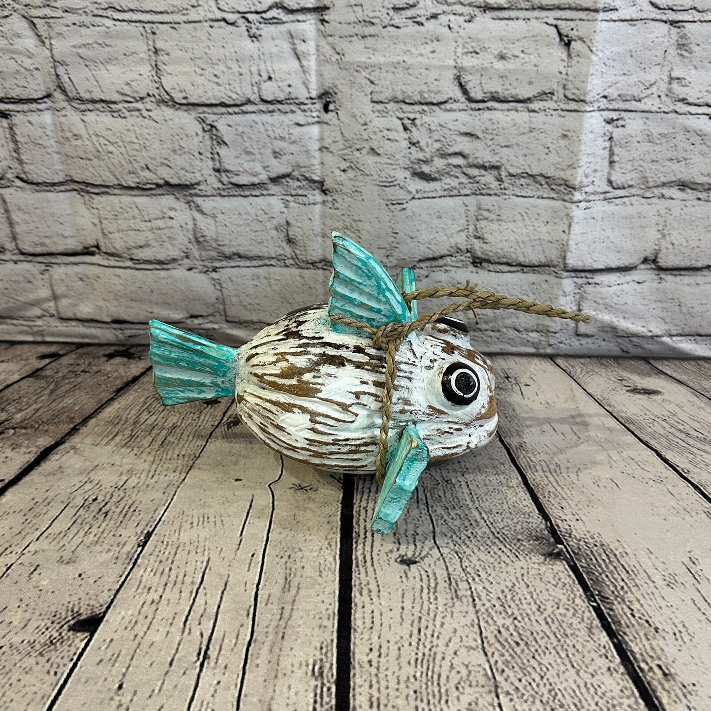 Green White Folk Art Hand Painted Puffer Fish Coconut Shell Ornaments Hanging3