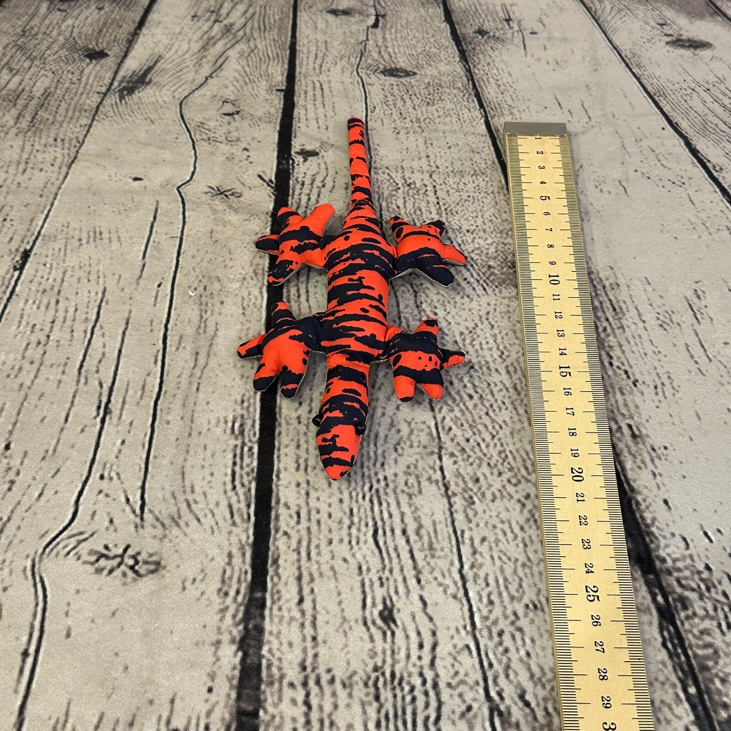 Colourful Sand Animal Lizard Toy Party Stocking Filler Stress Relief Fidget 20cm2