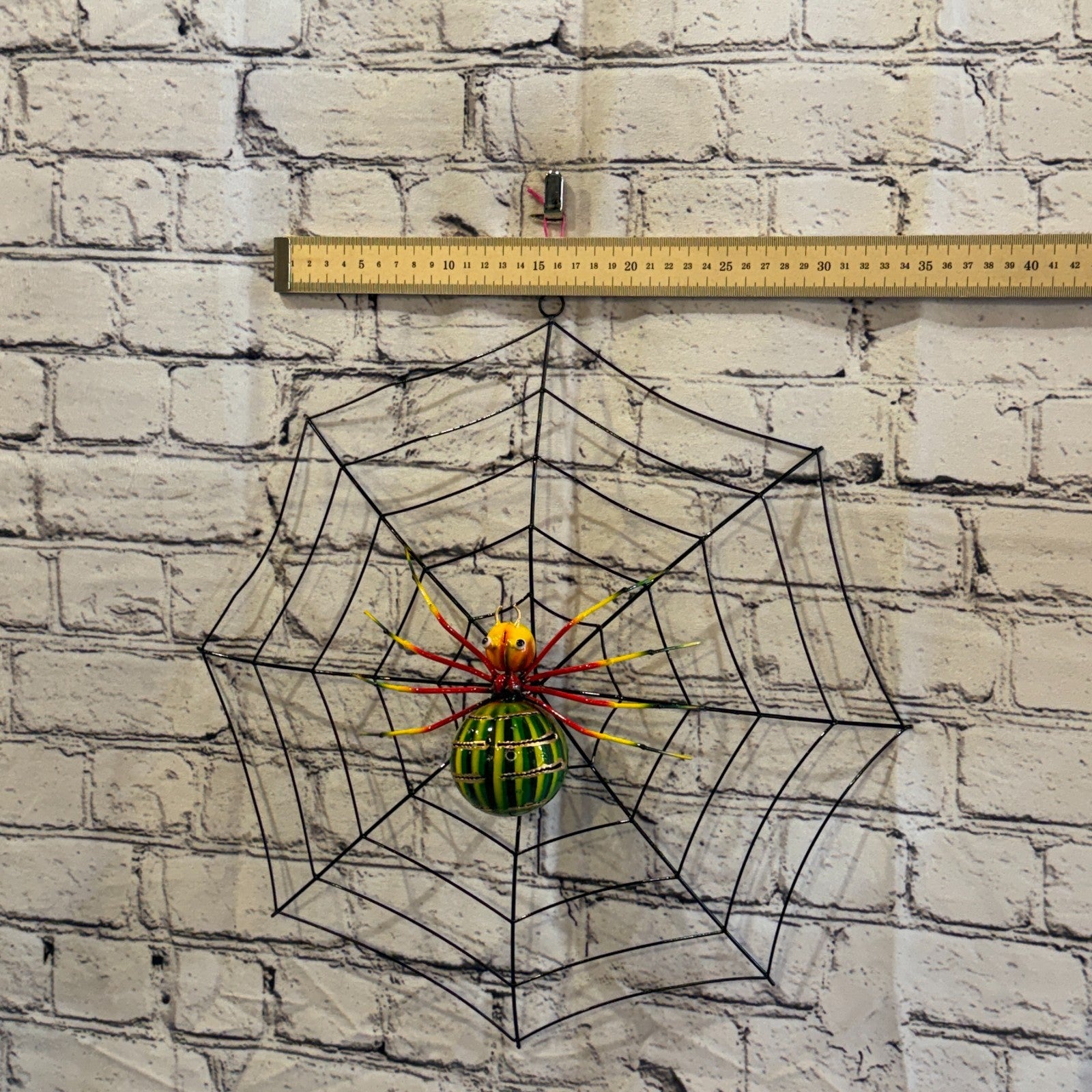 40cm x 40cm Green Spider On Web Bug Metal Tin Wall Hanging Ornament Statue3