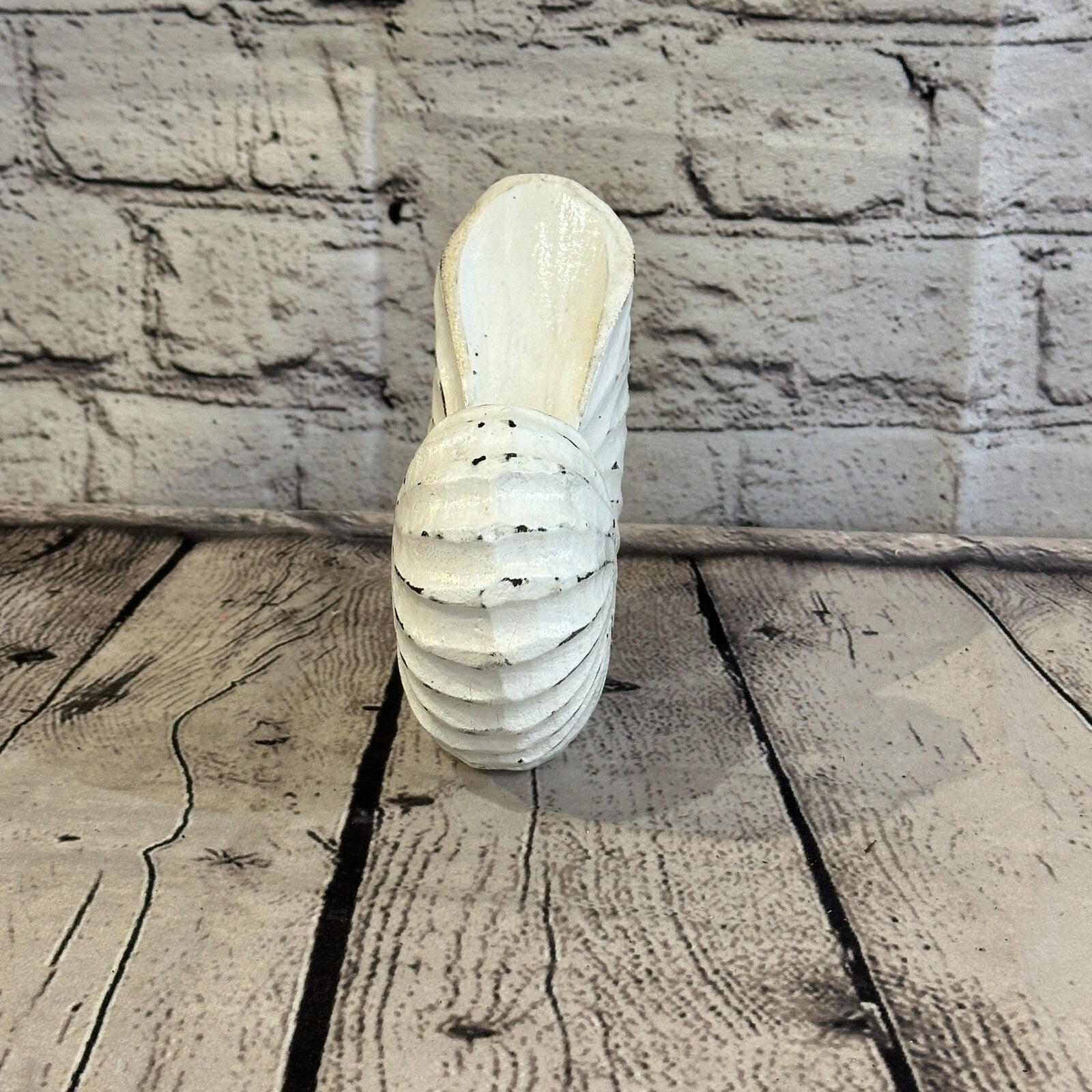 15cm White Shabby Nautilus Shell Ornament Decor Carved Light Wood Parcel Figure1