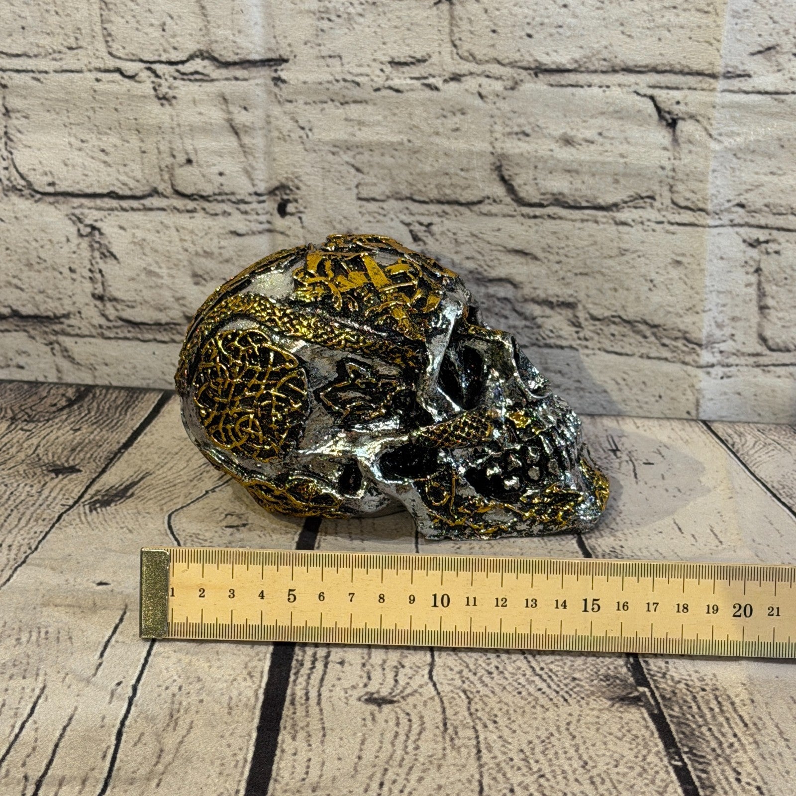 Gold Silver 15cm x 10cm Gothic Celtic Knot Skull Crucifix Statue Resin6