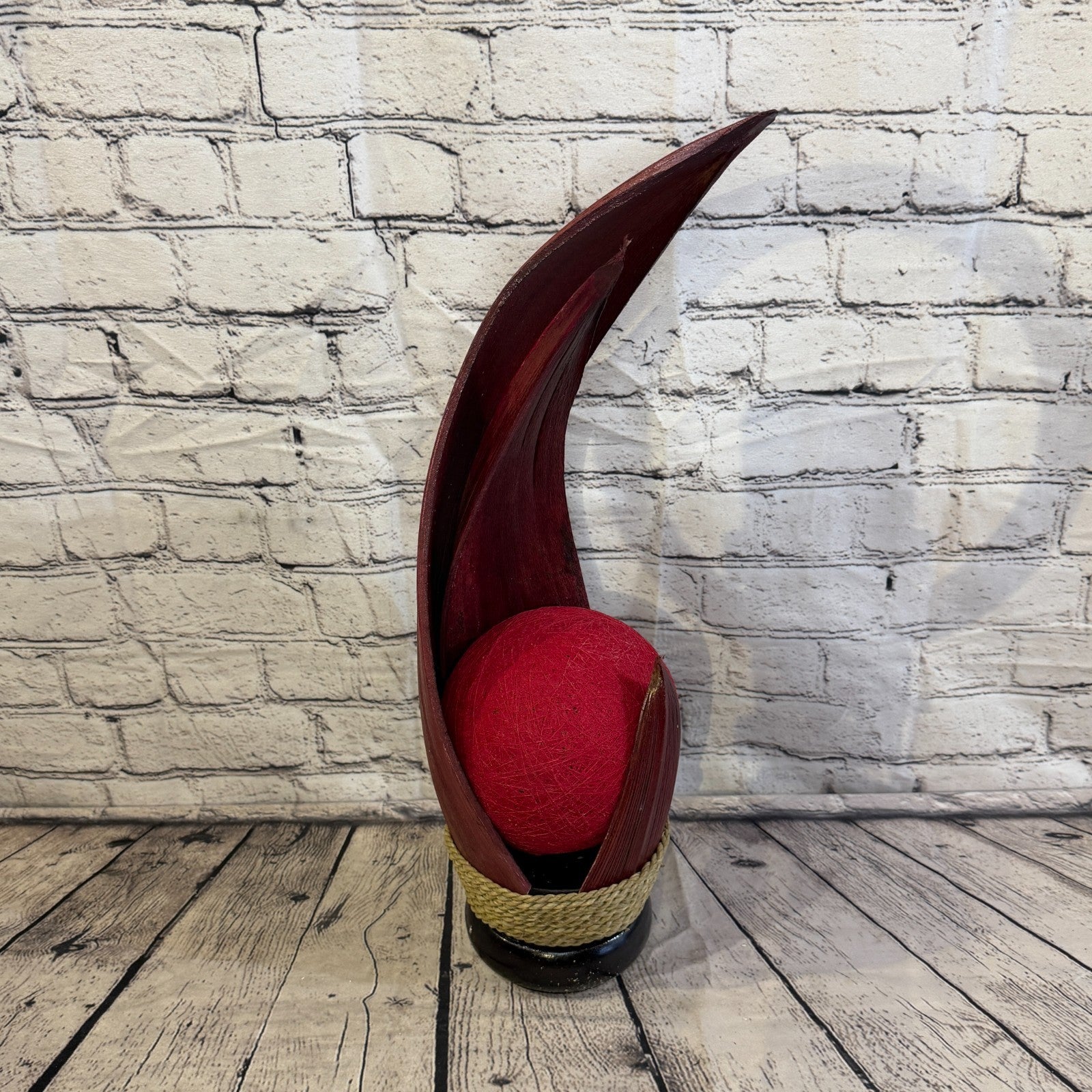 Red Light Red Natural 55cm Tall Leaf Lamp Twist LED UK Mains Plug Design 62