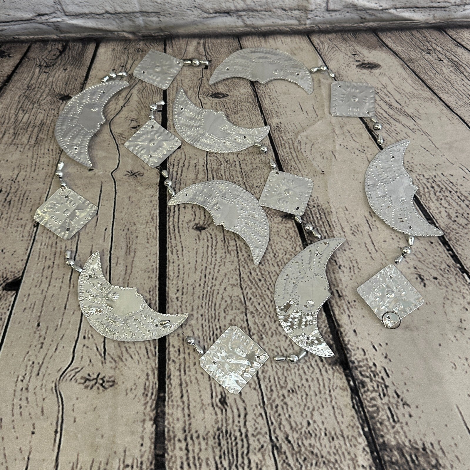 Aluminium Stamped Sitting Moon String Wall Hangings Home Decoration0