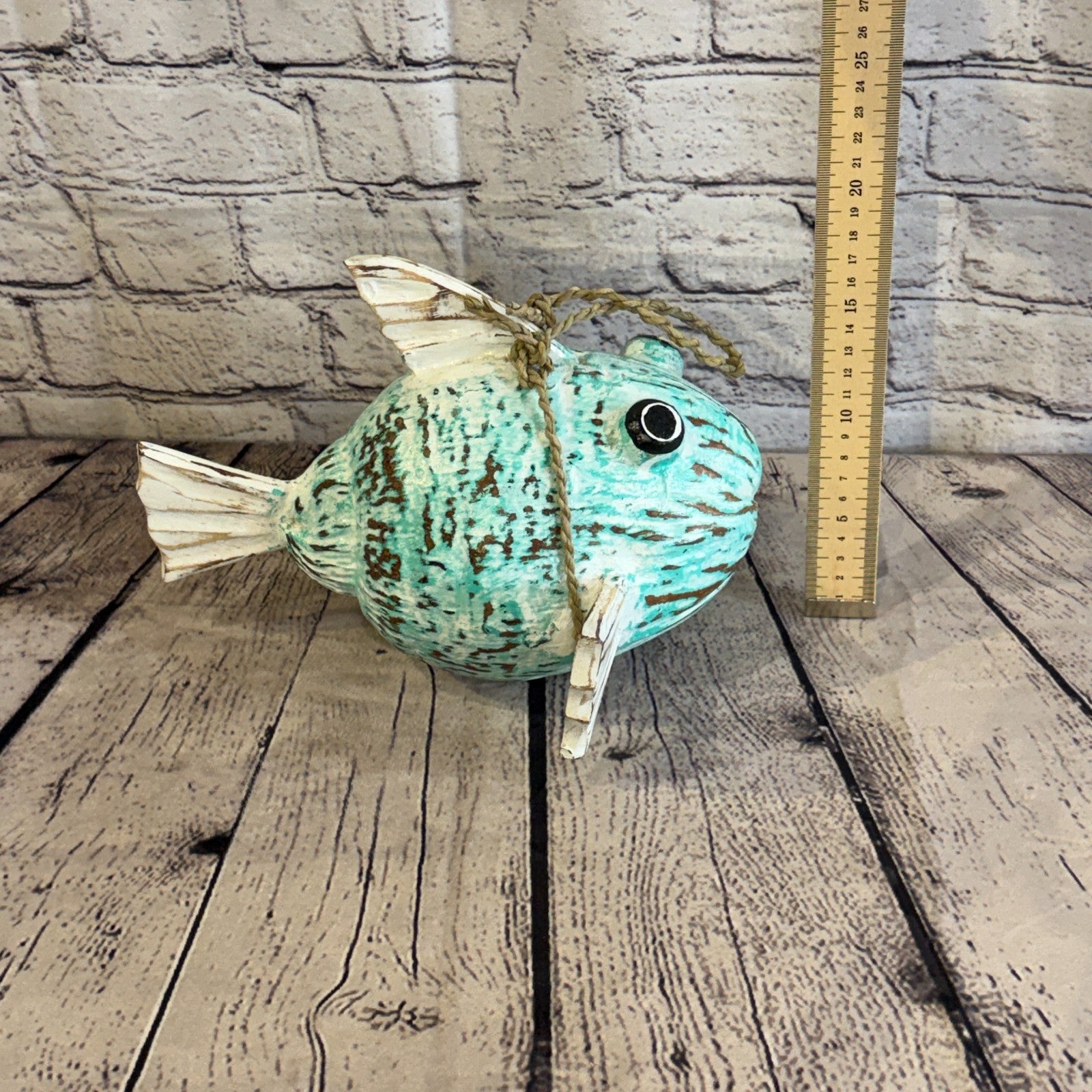 Green White Fins Folk Art Painted Puffer Fish Coconut Shell Ornaments Hanging5