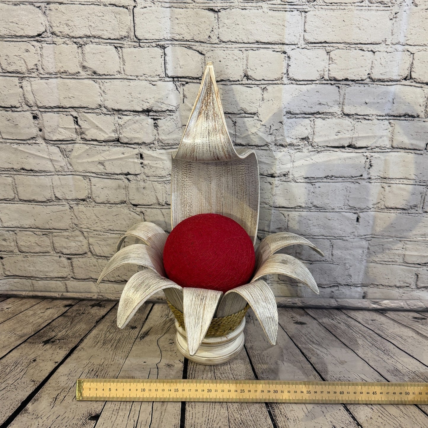 Red Light White Natural 50cm Tall Leaf Lamp Twist LED UK Mains Plug Design 76