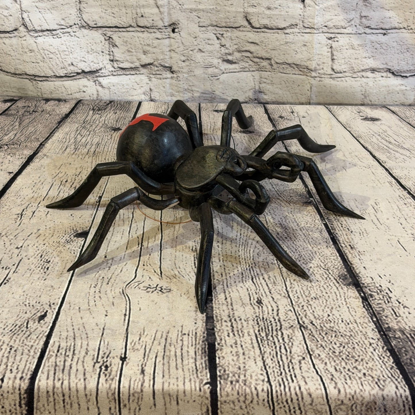 30cm x 25cm Black Widow Wooden Spider Carving Hand Walking Tarantula Statue5