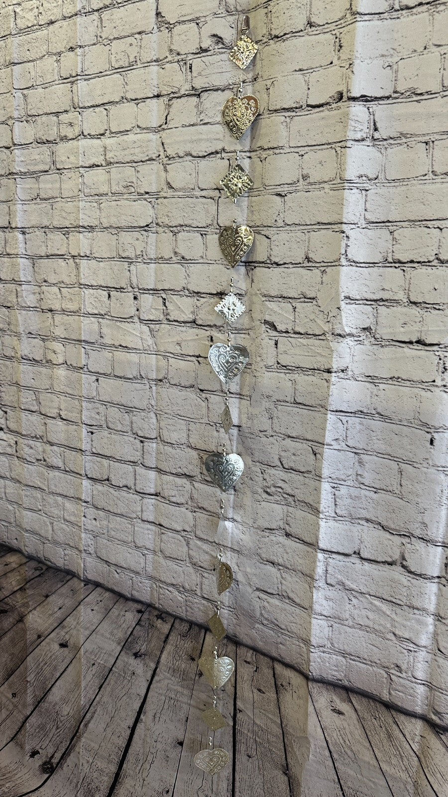 Aluminium Stamped Sitting Heart String Wall Hangings Home Decoration5