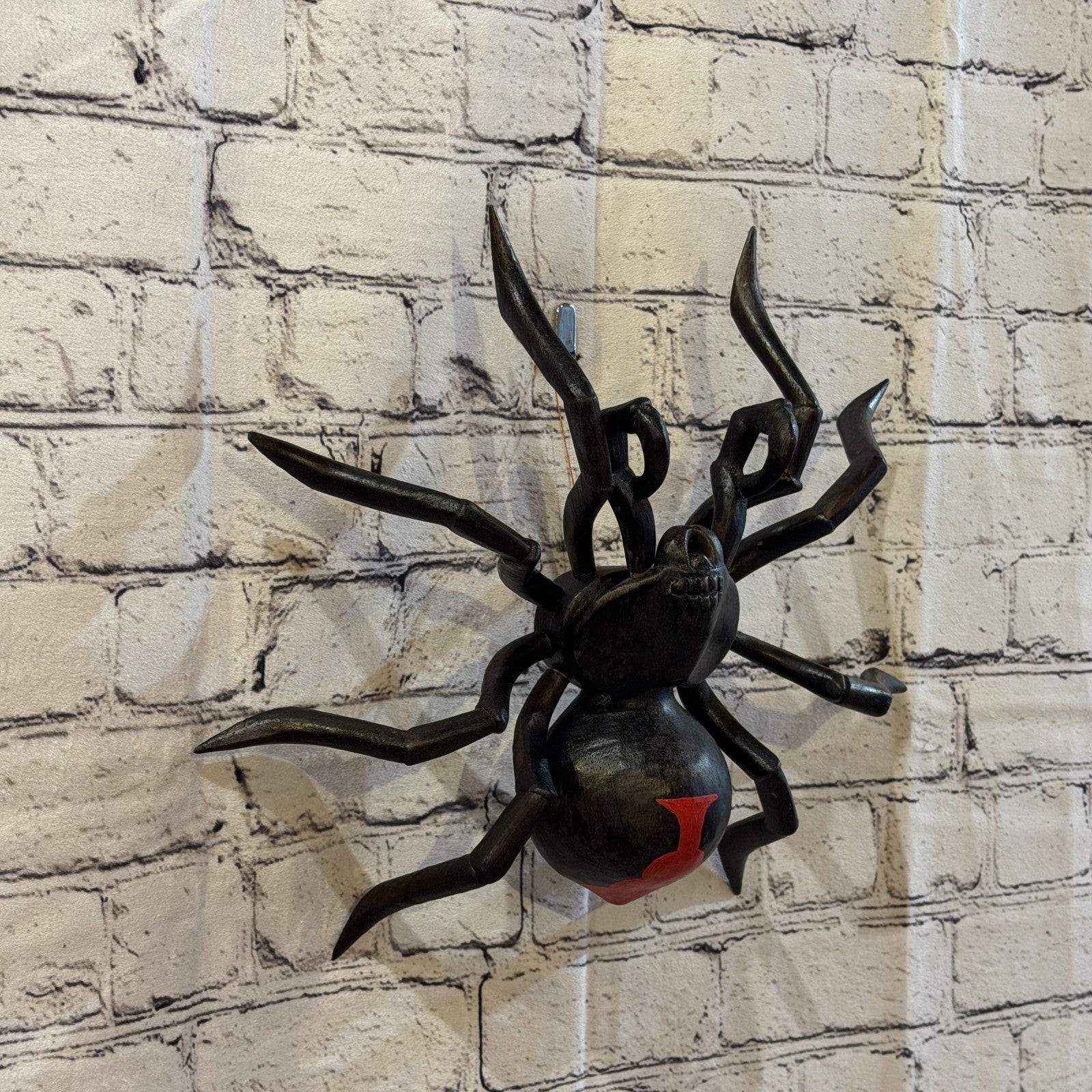 30cm x 25cm Black Widow Wooden Spider Carving Hand Walking Tarantula Statue0