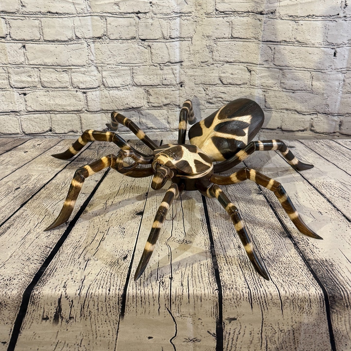 45cm x 35cm Wooden Spider Carving Hand Carved Walking Spider Tarantula Statue3
