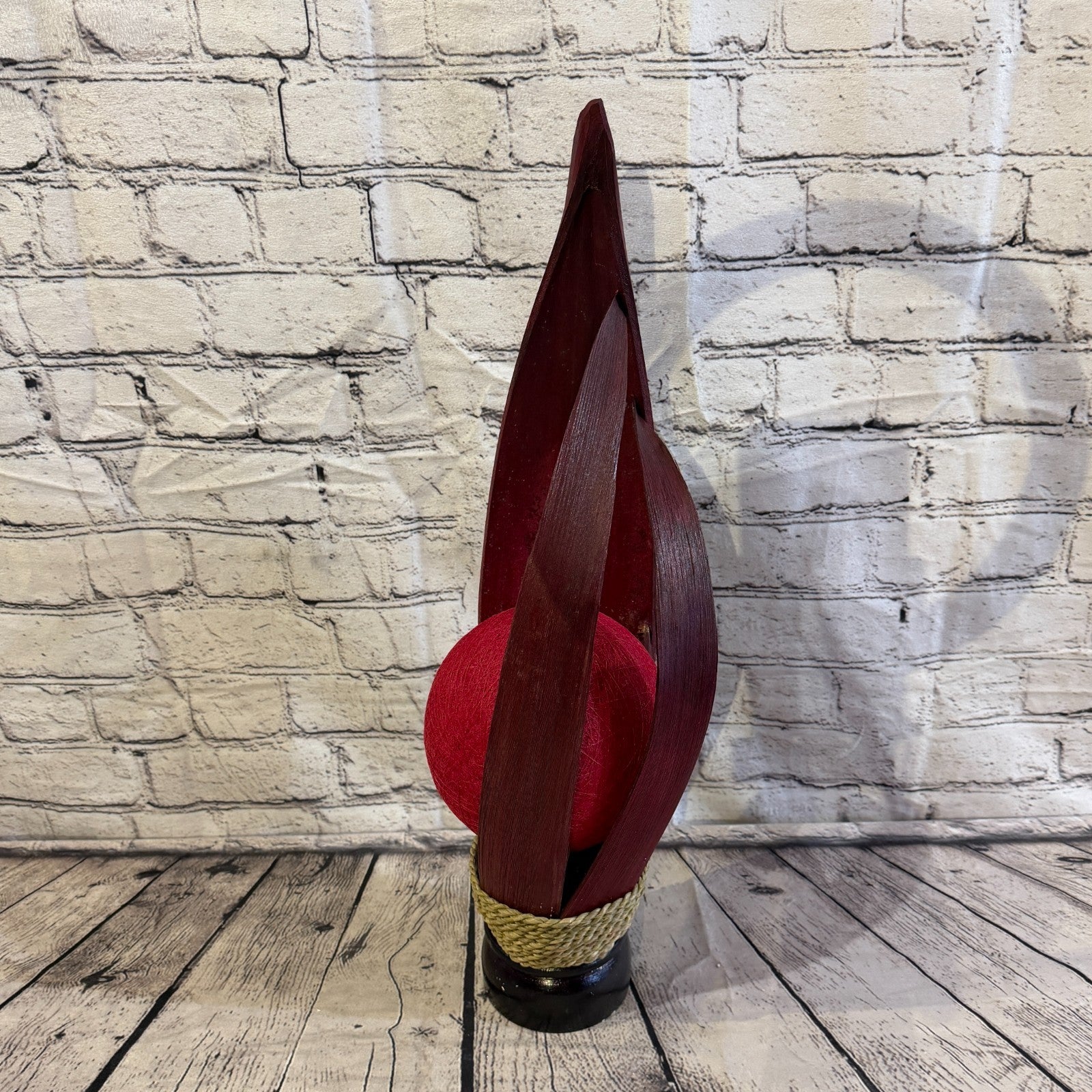 Red Light Red Natural 55cm Tall Leaf Lamp Twist LED UK Mains Plug Design 31