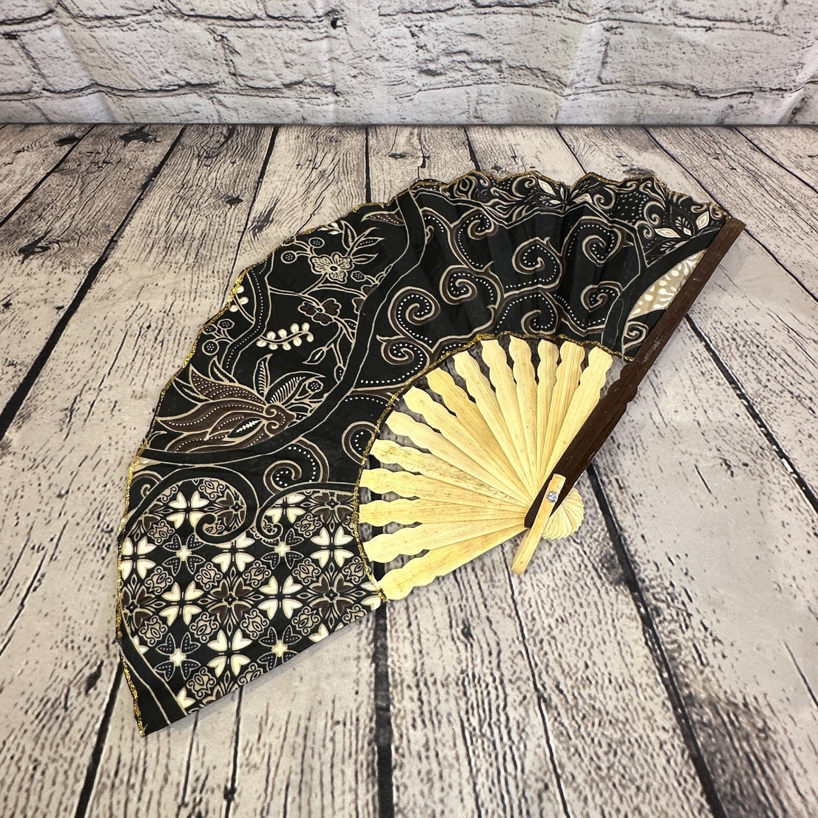 45cm x 25cm Handheld Folding Fans Fabric Fan Bamboo Dance Party Wedding Cosplay0