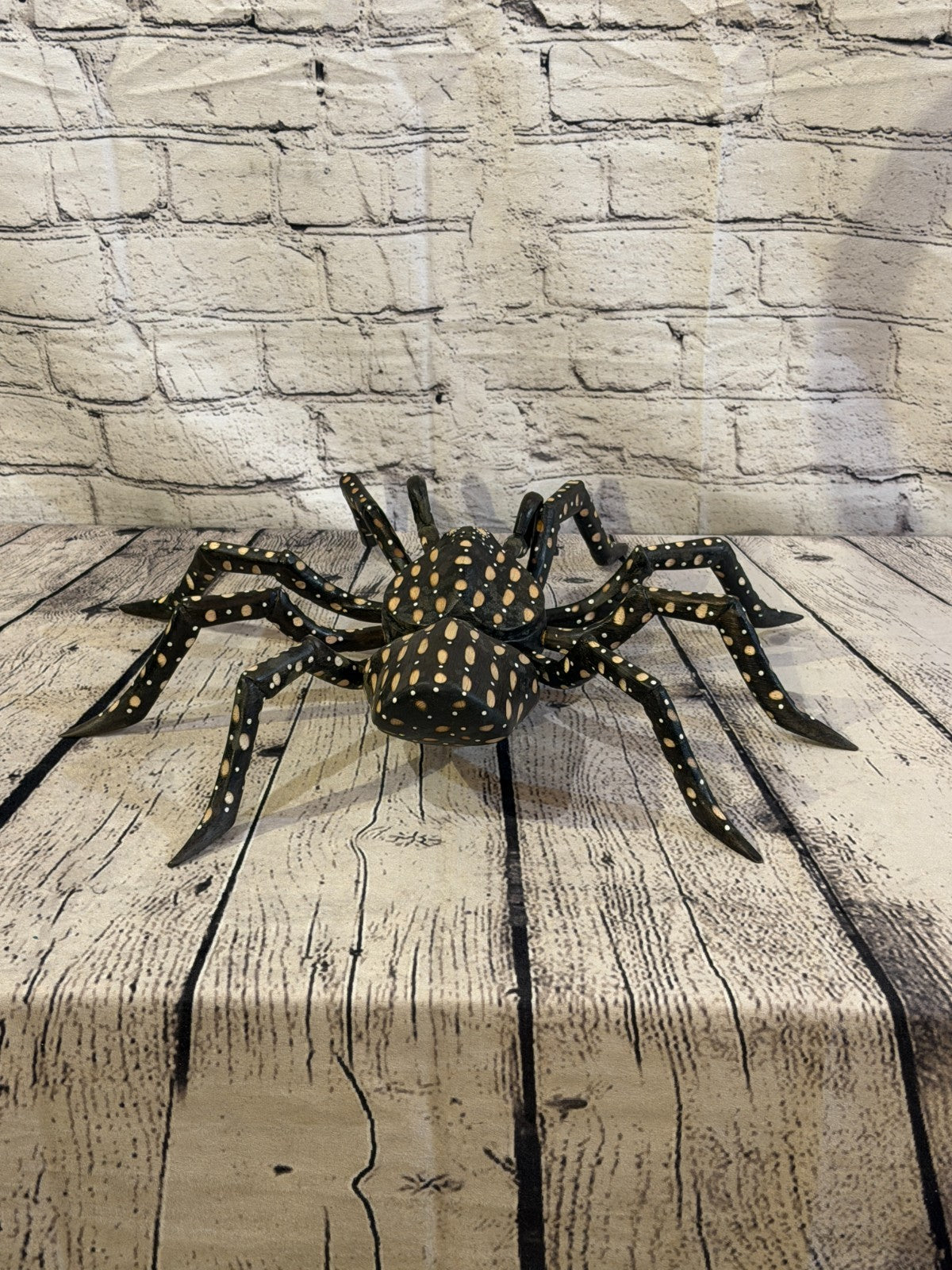 40cm x 30cm Brown Spots Wooden Spider Carving Hand Walking Tarantula Statue7