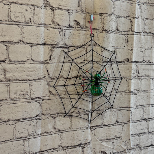 30cm x 30cm Green Spider On Web Bug Metal Tin Wall Hanging Ornament Statue0