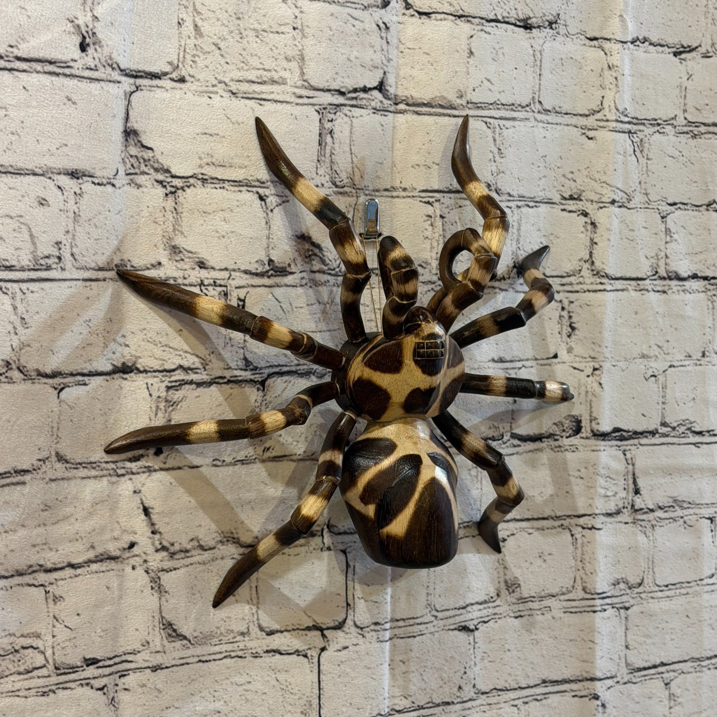 30cm x 25cm Wooden Spider Carving Hand Carved Walking Spider Tarantula Statue0