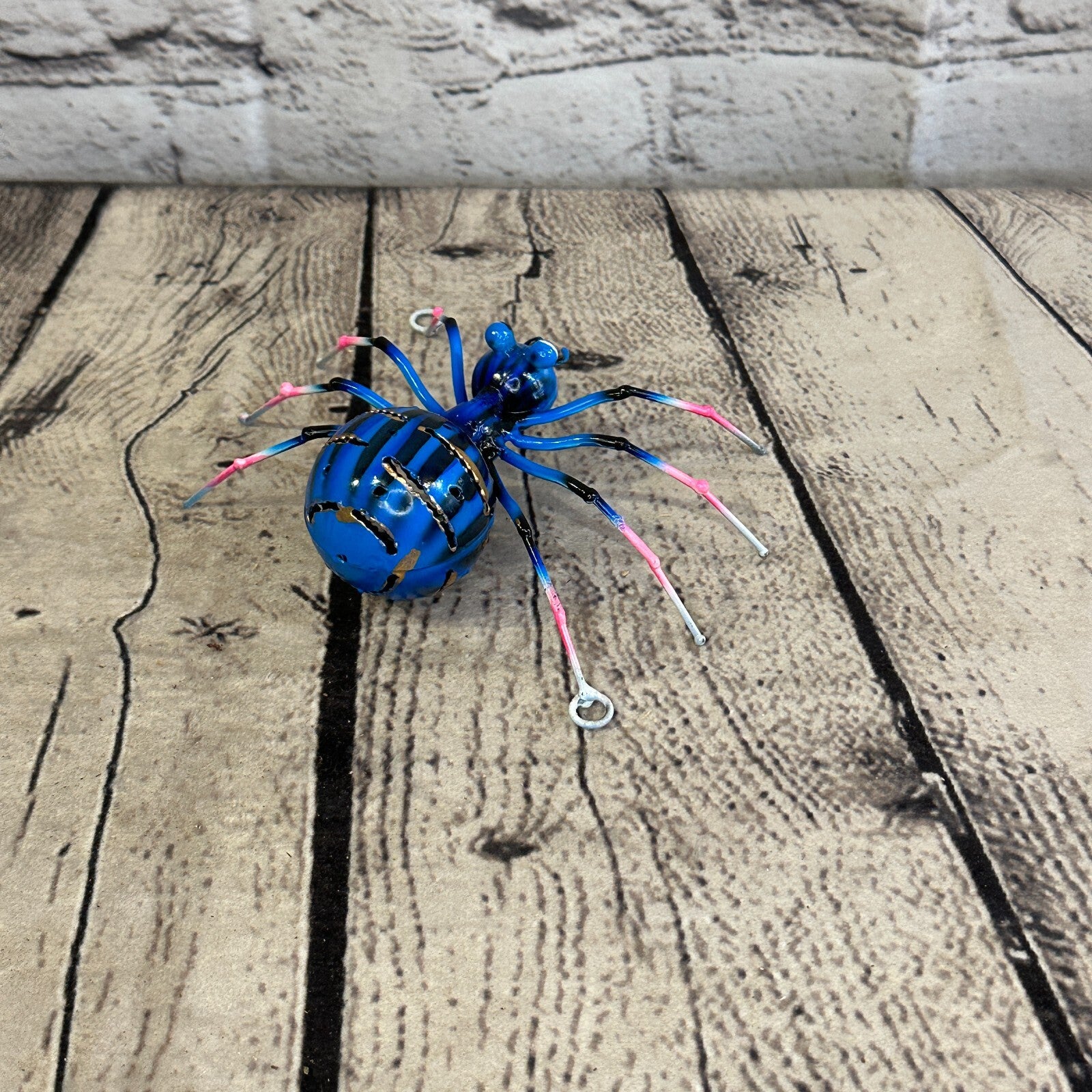 12cm x 8cm Blue Spider Bug Metal Tin Wall Hanging Ornament Painted Statue4