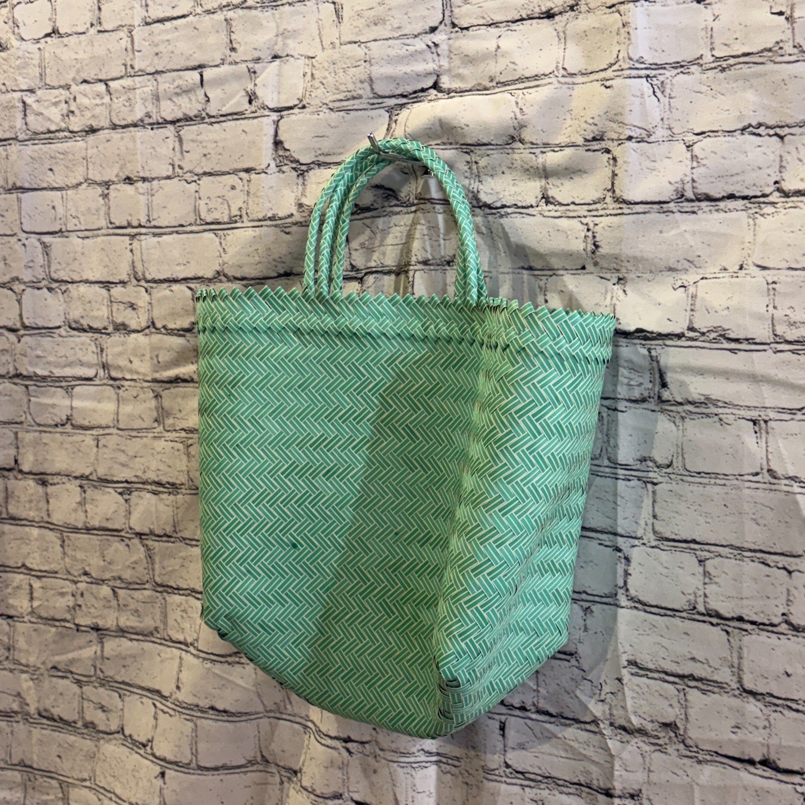 Green 40cm Handwoven Tote Bag Recycled Plastic Eco-Friendly Market Beach1