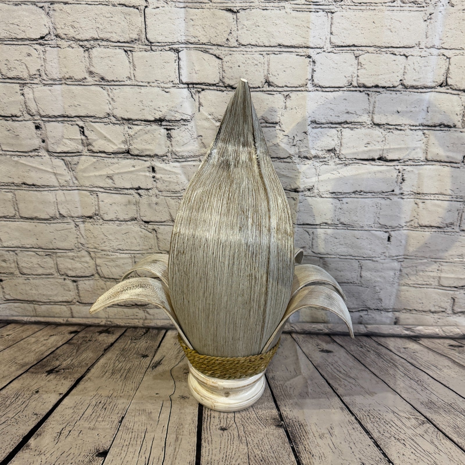 White Light White Natural 50cm Tall Leaf Lamp Twist LED UK Mains Plug Design 74