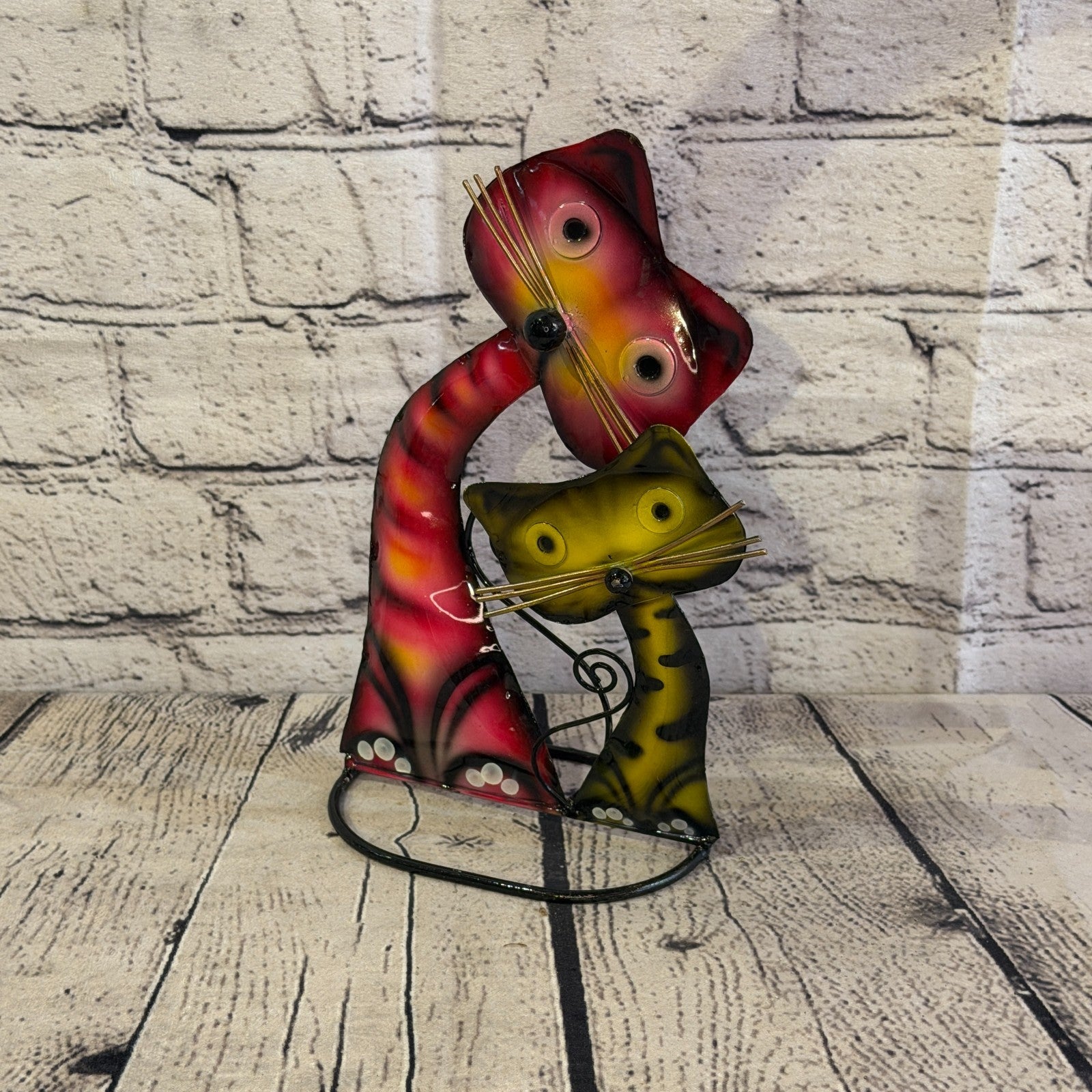 25cm x 15cm Double Cat Pink Green Metal Tin Standing Ornament Statue1