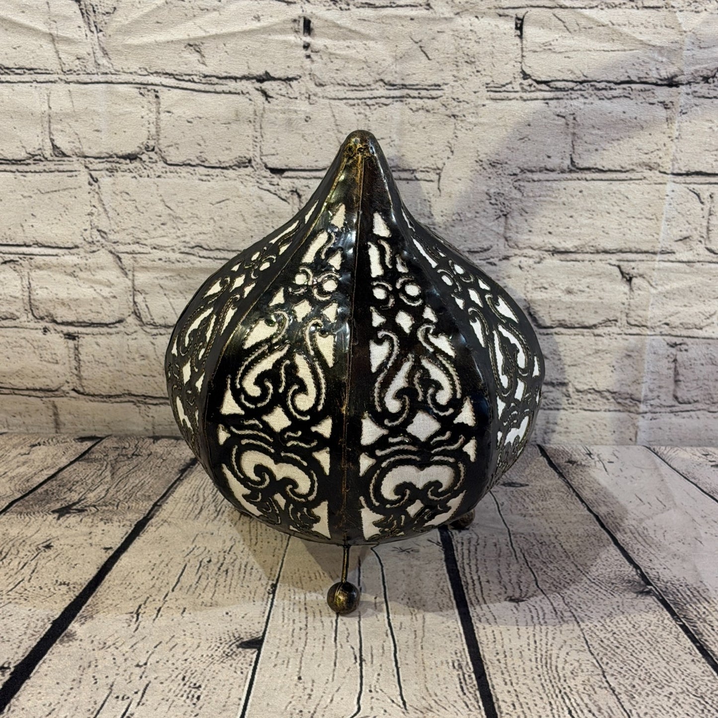 30cm x 20cm Metal Fabric White Moroccan Style Tall Lamp Twist LED UK Mains Plug1