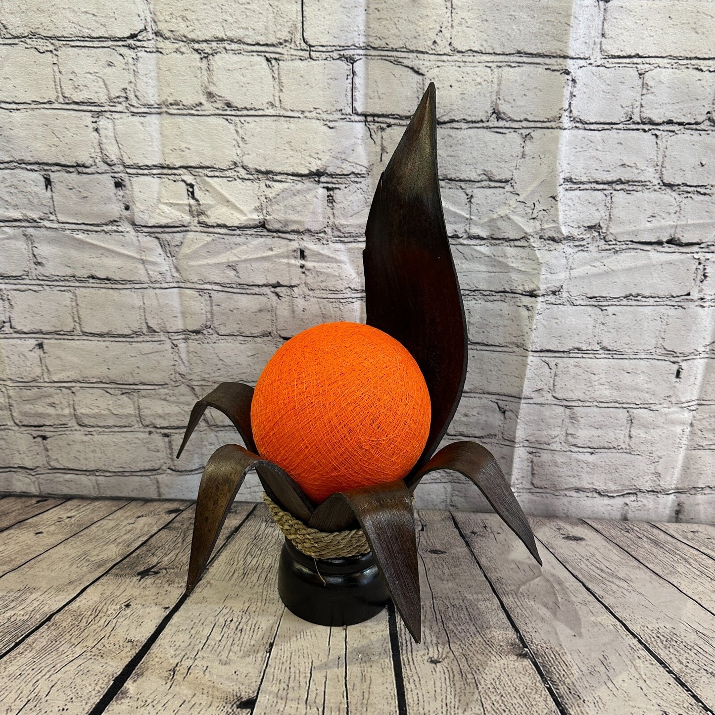 Orange Brown Leaf Natural 50cm Tall Leaf Lamp Twist LED UK Mains Plug Design 101