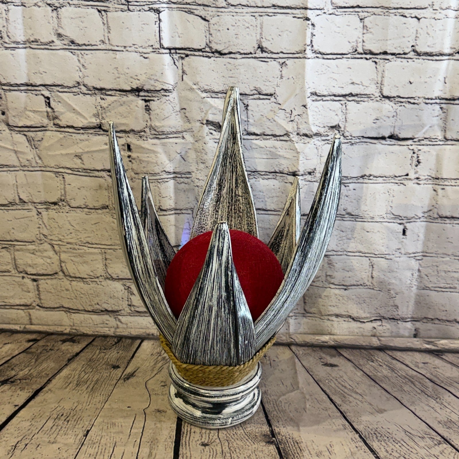 Red Light Silver Natural 40cm Tall Leaf Lamp Twist LED UK Mains Plug Design 110