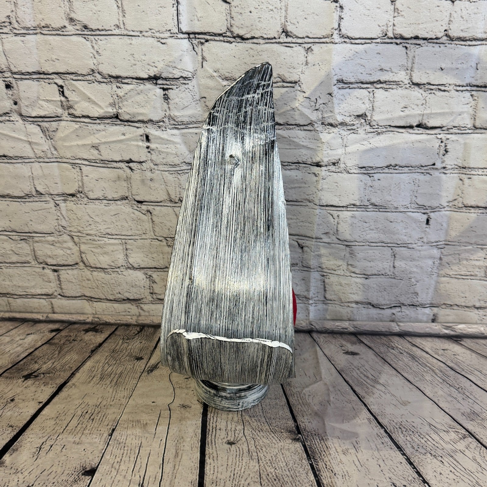 Red Light Silver Natural 45cm Tall Leaf Lamp Twist LED UK Mains Plug Design 83