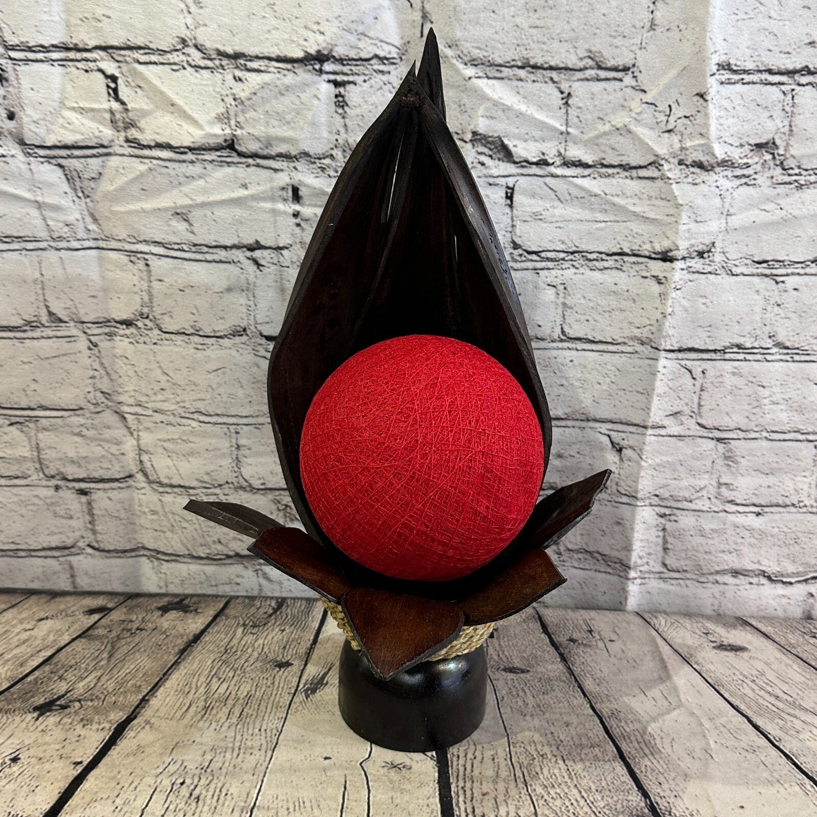 Red Brown Leaf Natural 40cm Tall Leaf Lamp Twist LED UK Mains Plug Design 90