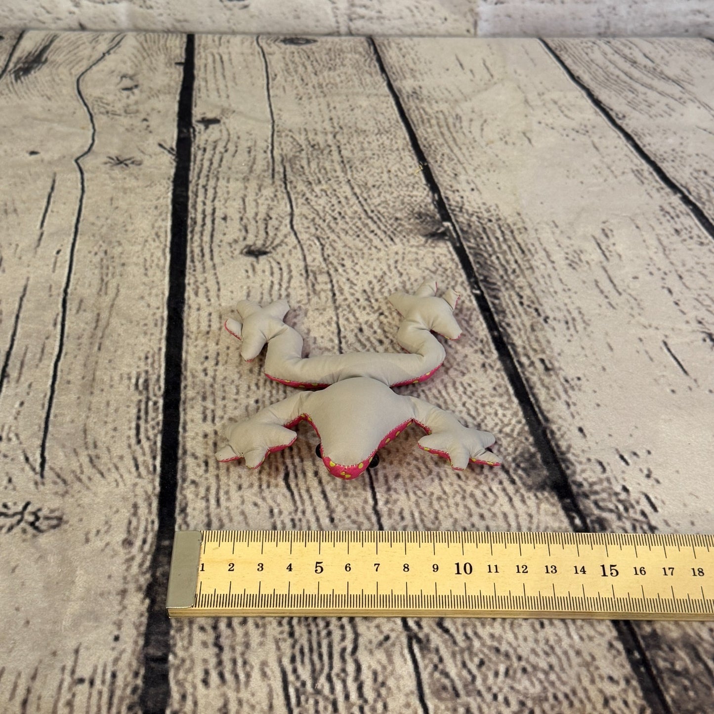 Colourful Sand Animal Frog Toy Party Stocking Filler Stress Relief Fidget 10cm2