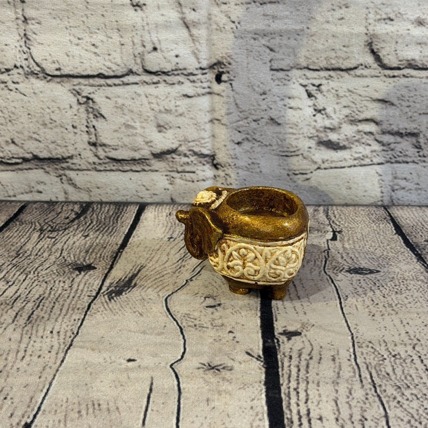 White & Bronze 8cm x 5cm Elephant Tea Light Holder Statue Resin Hindu3