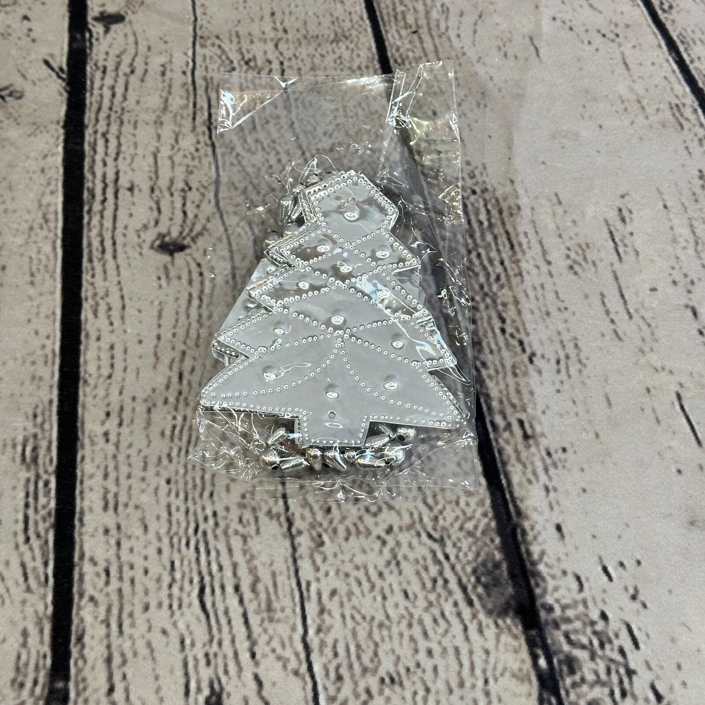 Aluminium Stamped Christmas Fir Tree String Wall Hangings Home Decoration1