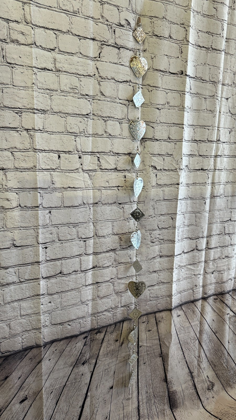 Aluminium Stamped Sitting Heart String Wall Hangings Home Decoration4