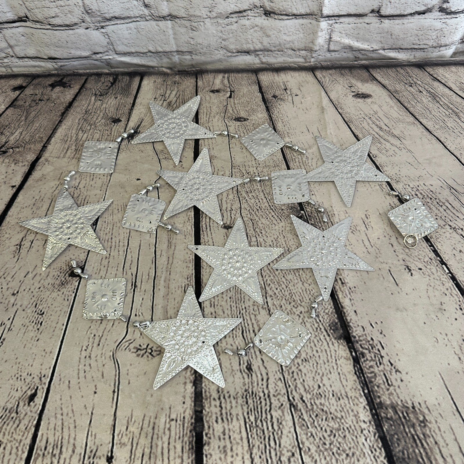 Aluminium Stamped Sitting Star String Wall Hangings Home Decoration0