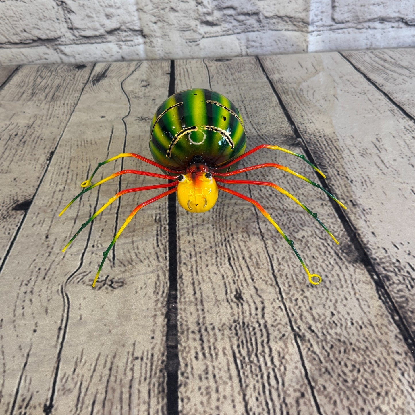 20cm x 15cm Small Colourful Green Spider Metal Tin Standing Ornament Statue1
