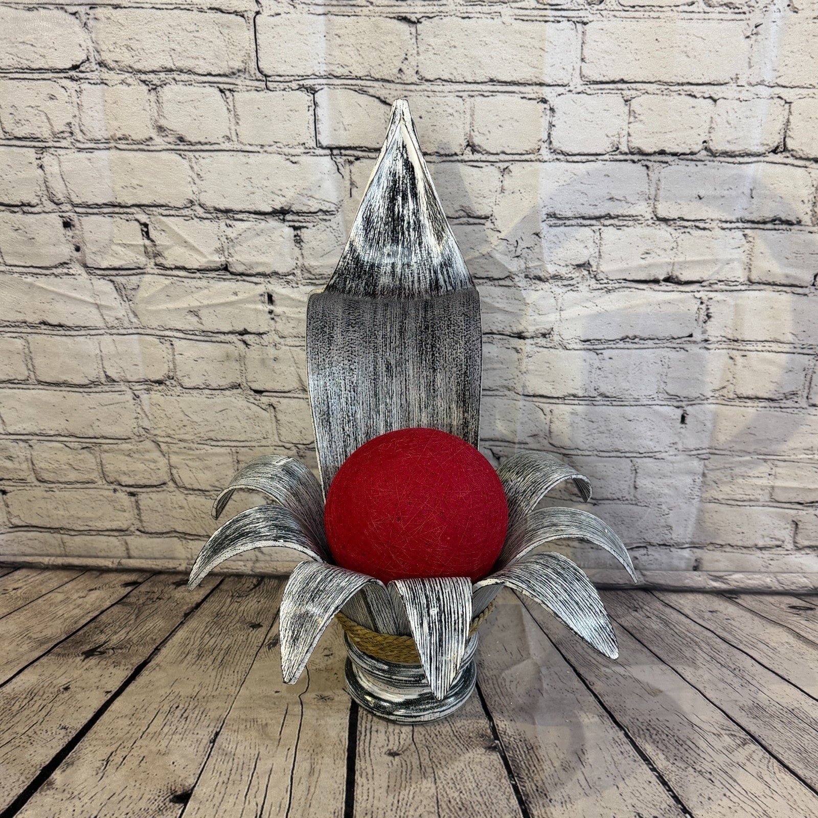 Red Light Silver Natural 50cm Tall Leaf Lamp Twist LED UK Mains Plug Design 71