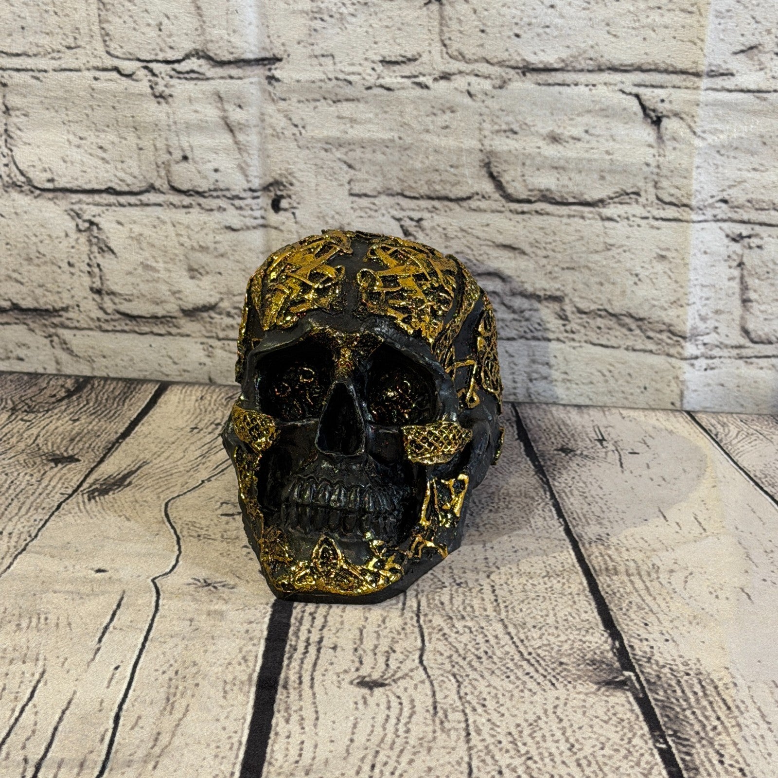 Black Gold 15cm x 10cm Gothic Celtic Knot Skull Crucifix Statue Resin1
