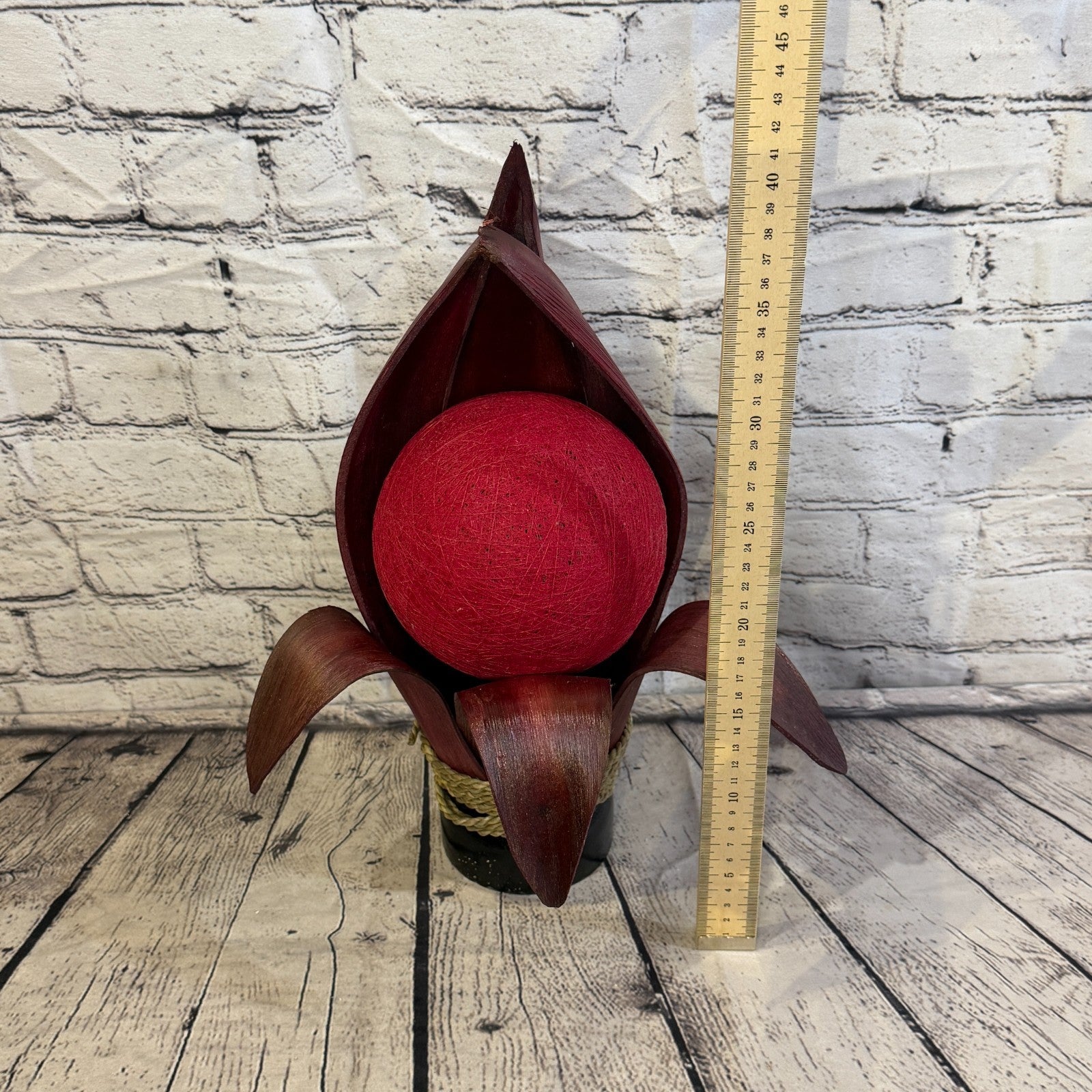 Red Light Red Natural 40cm Tall Leaf Lamp Twist LED UK Mains Plug Design 55