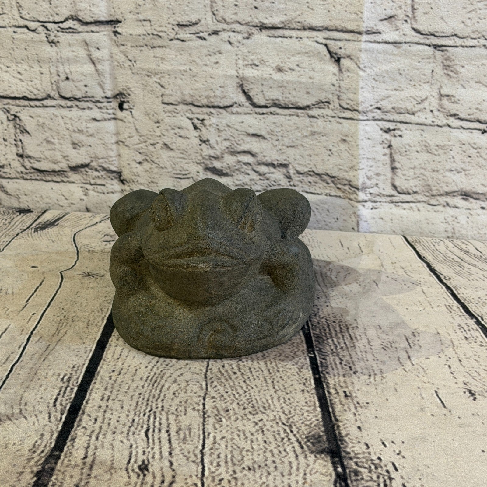Standing Pond Frog Stone Garden 15cm x 10cm Ornament Indoor Statue Hindu1