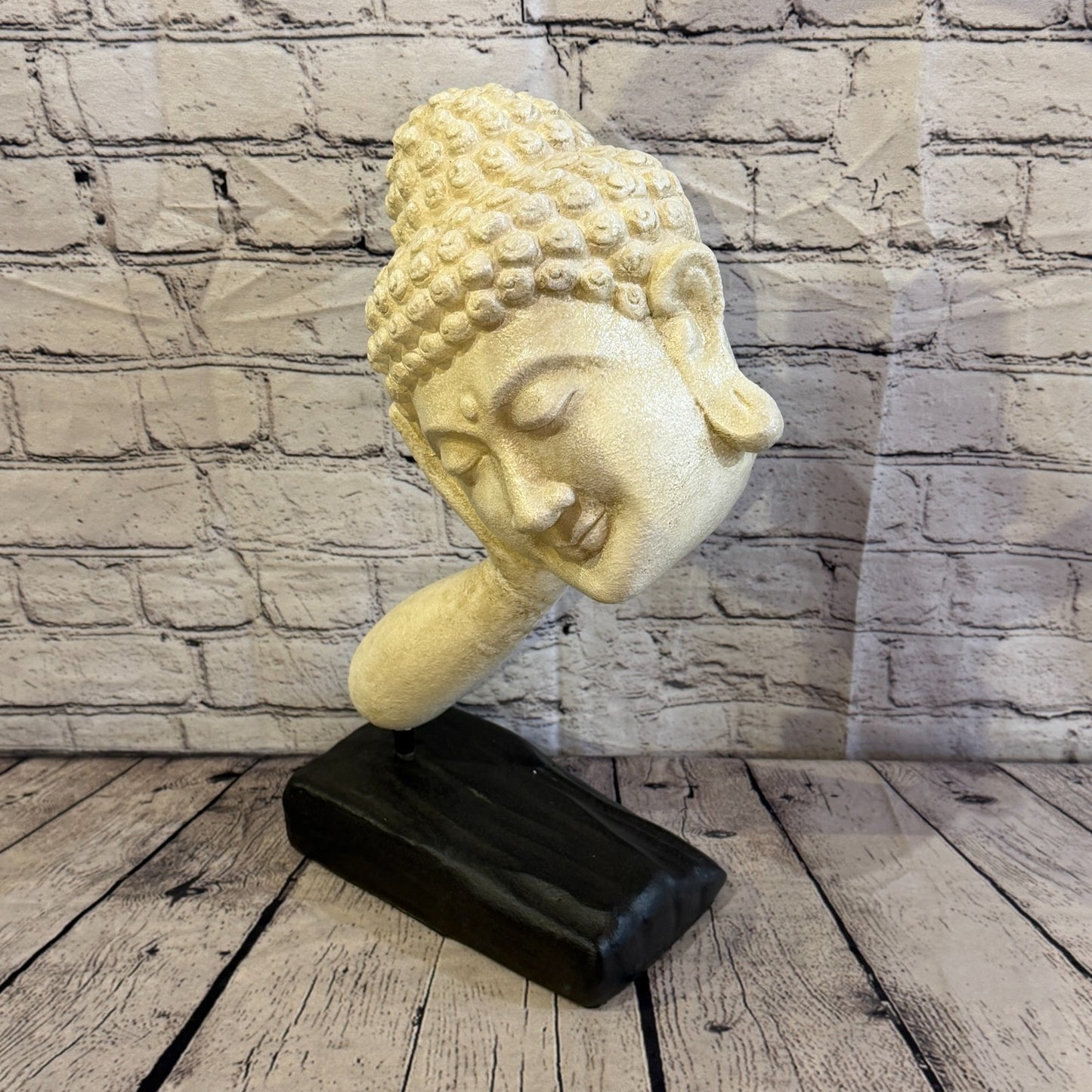 White 45cm x 25cm Thai Buddha Head In Hand On Base Statue Resin Hindu1