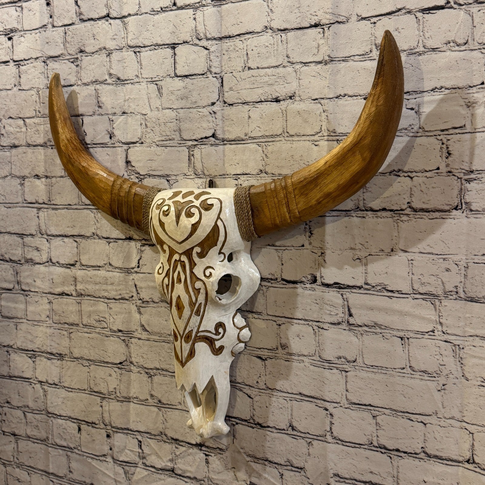 60cm x 60cm White Light Painted Wood Cow Skull Head Wall Mounted Art Shabby1