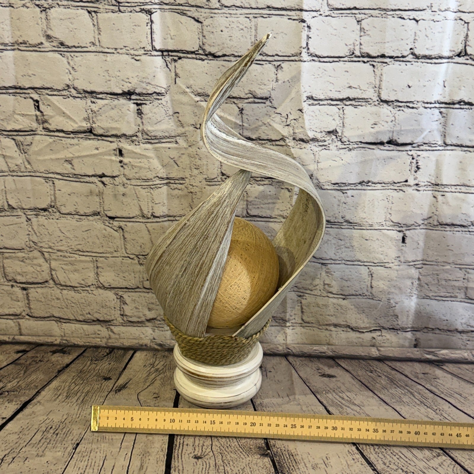 White Light White Natural 45cm Tall Leaf Lamp Twist LED UK Mains Plug Design 125