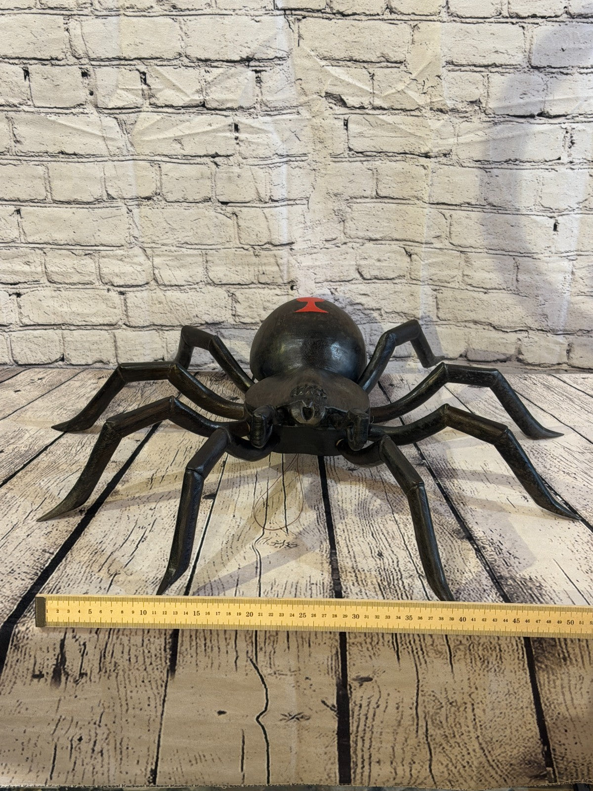 45cm x 35cm Black Widow Wooden Spider Carving Hand Walking Tarantula Statue8