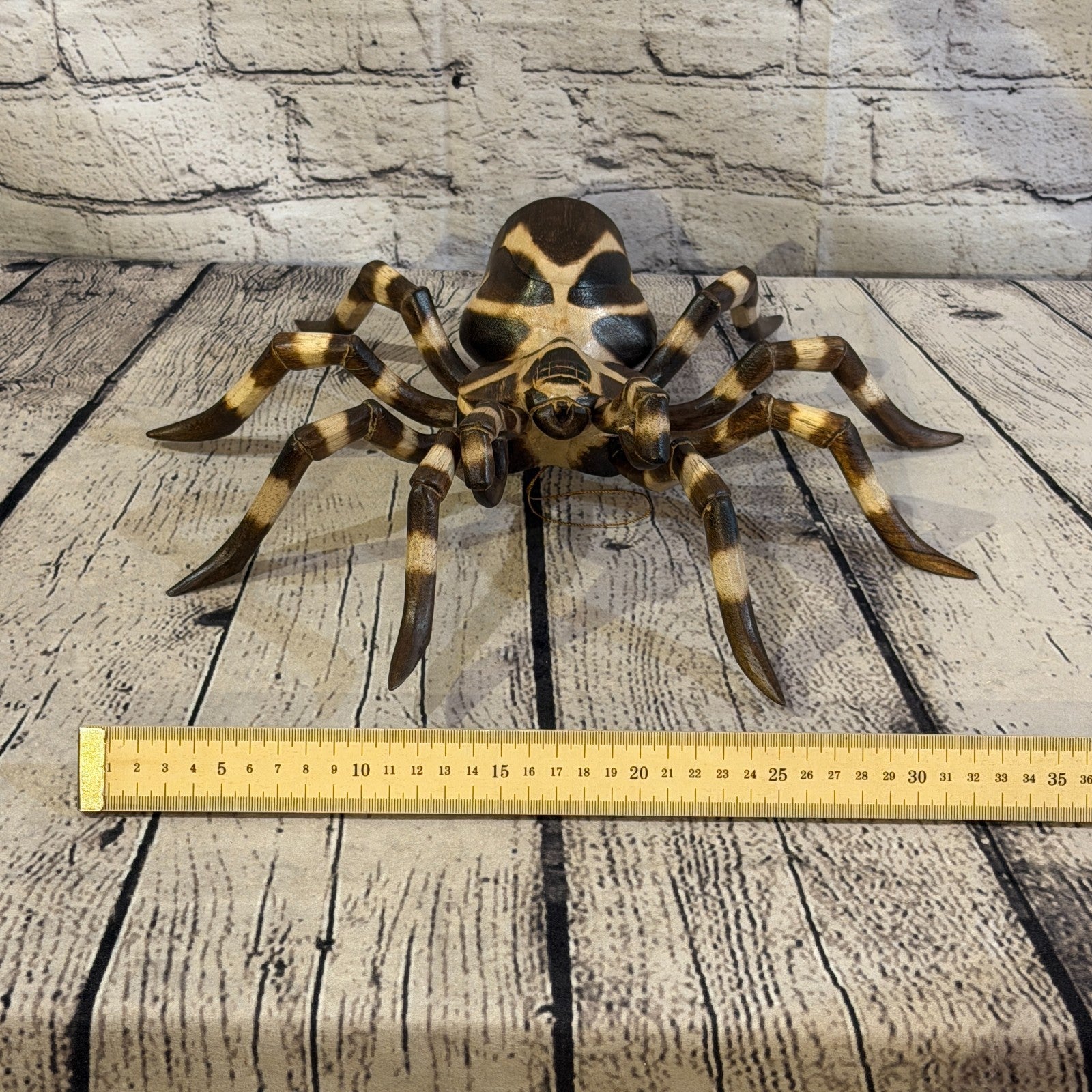 30cm x 25cm Wooden Spider Carving Hand Carved Walking Spider Tarantula Statue8