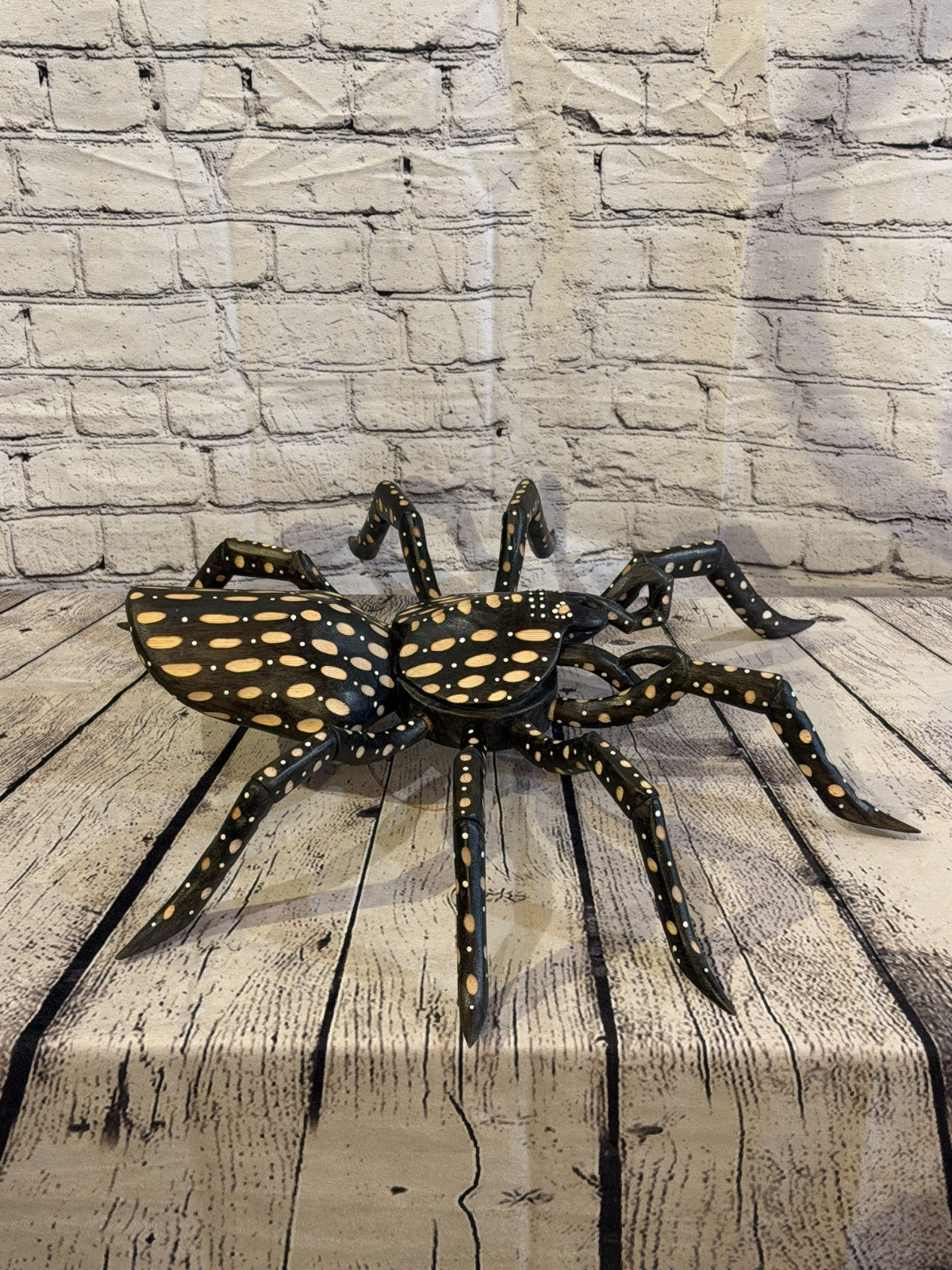 45cm x 35cm Brown Spots Wooden Spider Carving Hand Walking Tarantula Statue6