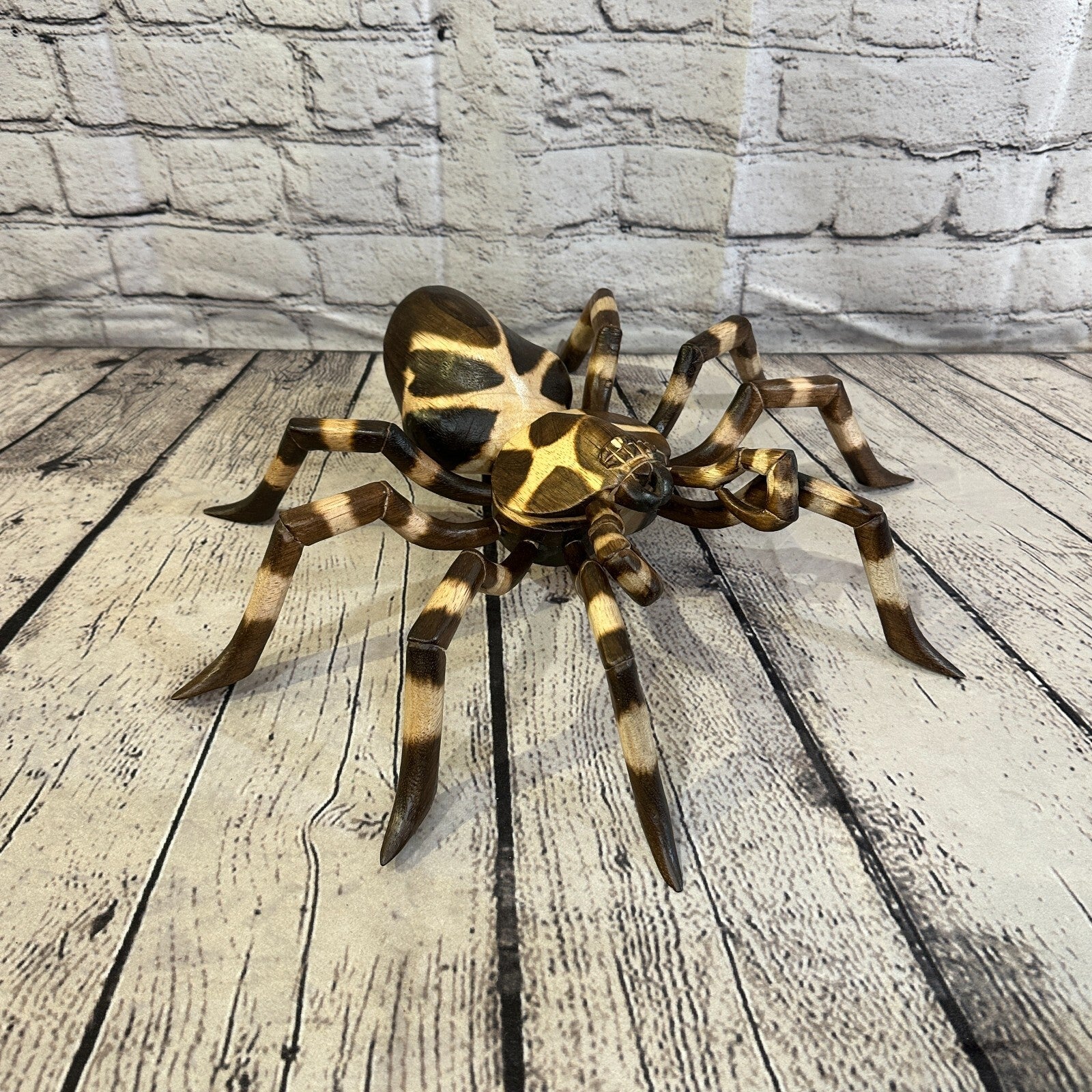 40cm x 35cm Wooden Spider Carving Hand Carved Walking Spider Tarantula Statue3