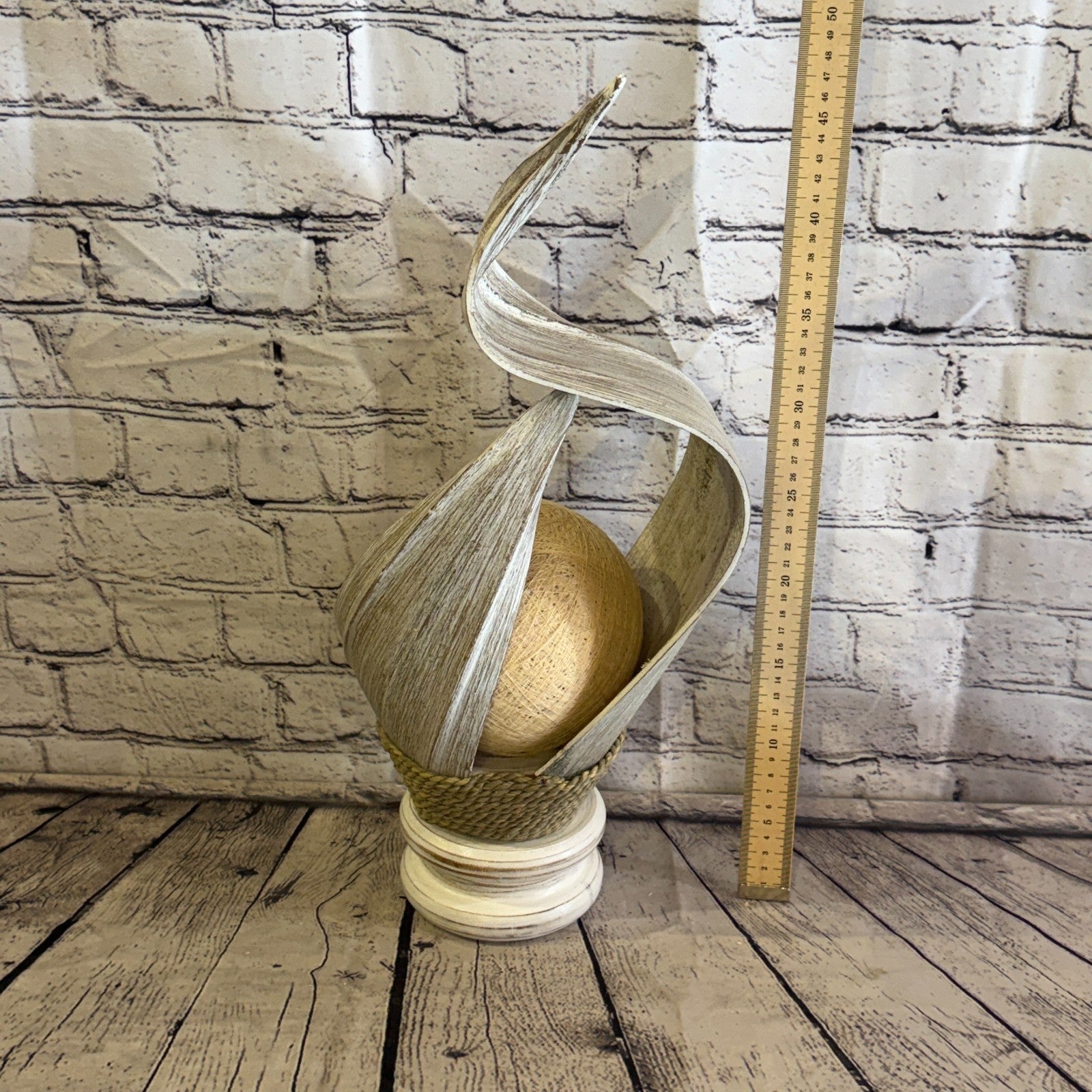 White Light White Natural 45cm Tall Leaf Lamp Twist LED UK Mains Plug Design 124