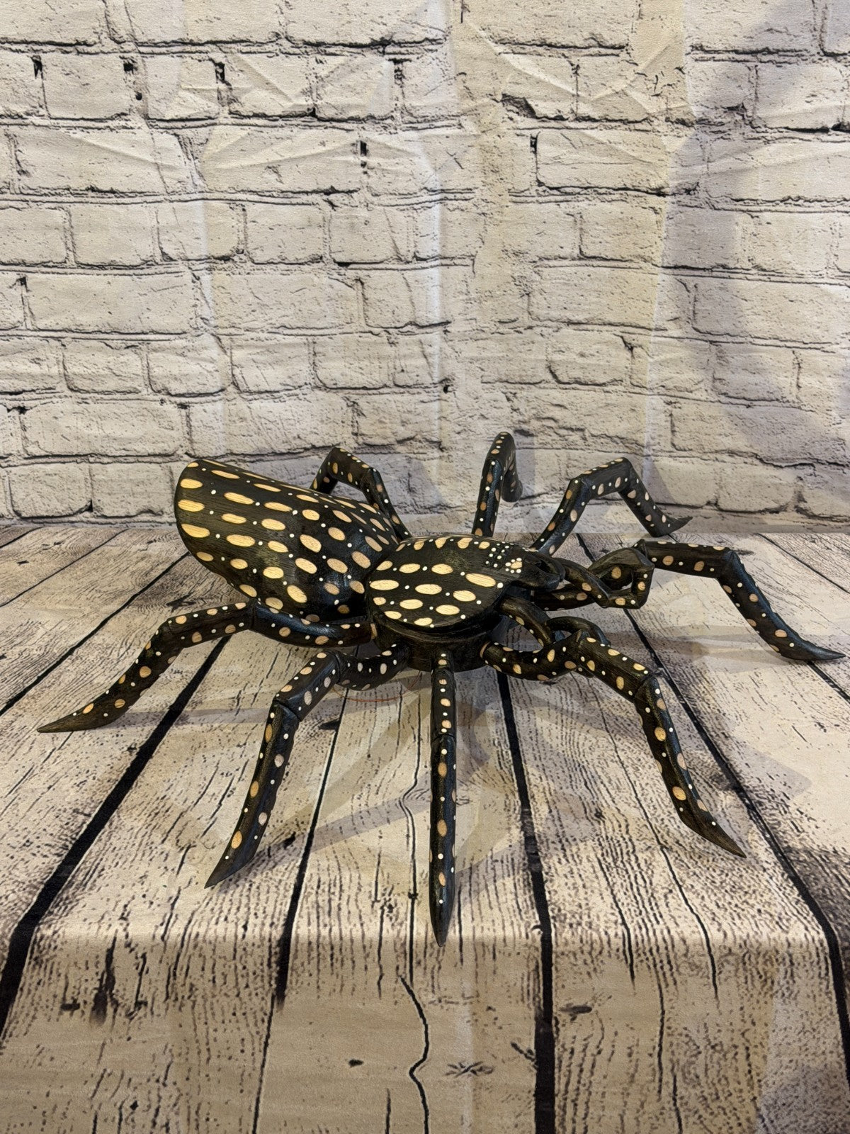 45cm x 35cm Brown Spots Wooden Spider Carving Hand Walking Tarantula Statue5